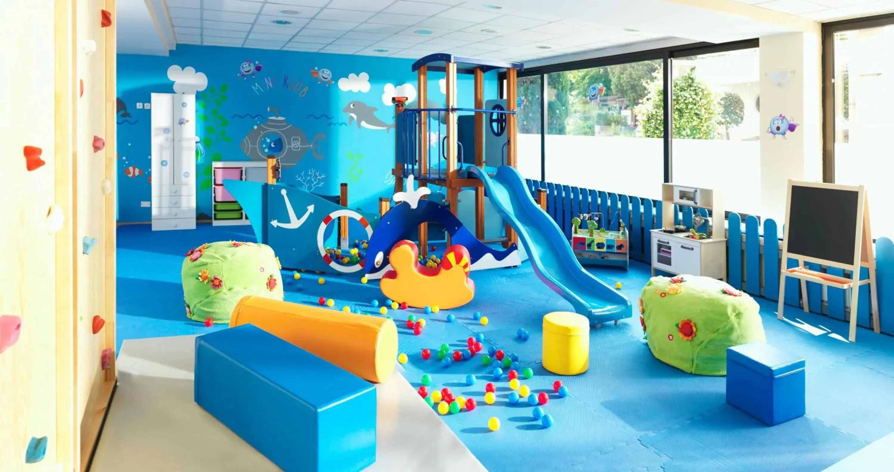 Family Room (2 Adults + 1 Child) with Balcony in Hotel Neptun - Terme & Wellness Lifeclass Family Room (2 Adults + 1 Child) with Balcony in Hotel Neptun - Terme & Wellness Lifeclass