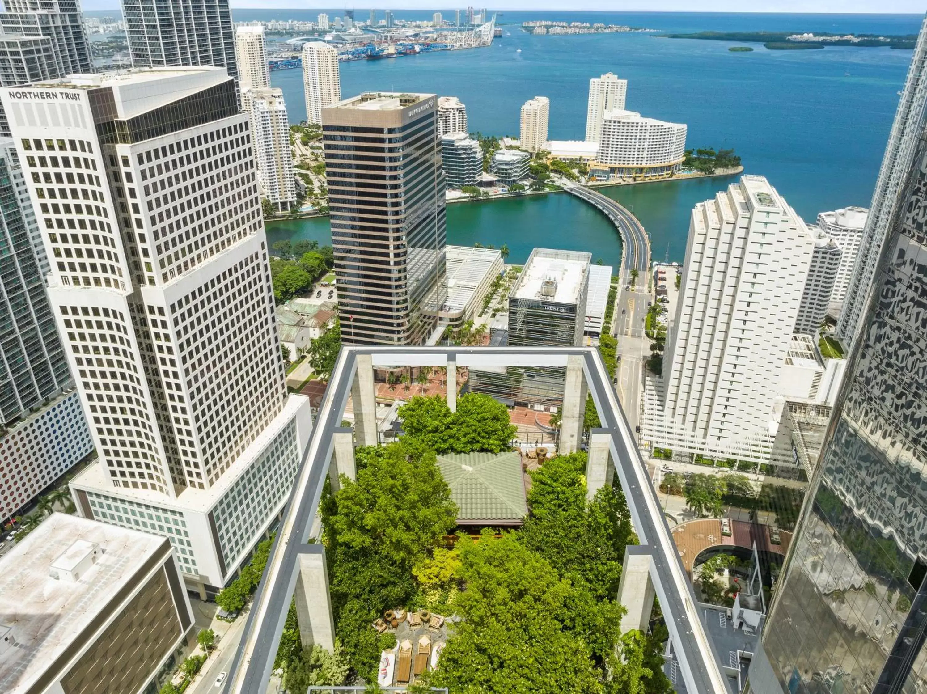 Property building, Bird's-eye View in EAST Miami