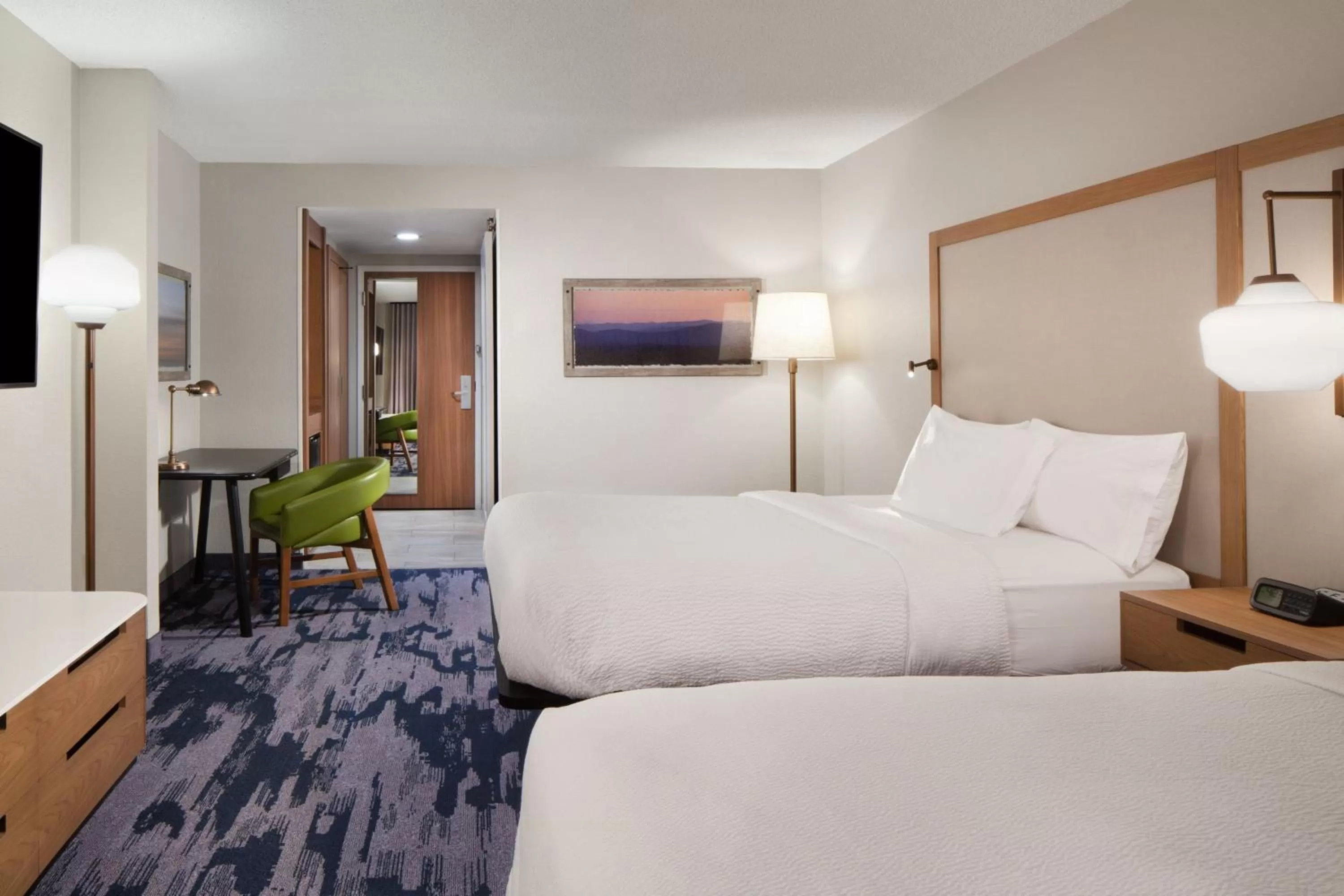 Photo of the whole room, Bed in Fairfield Inn & Suites by Marriott Charleston