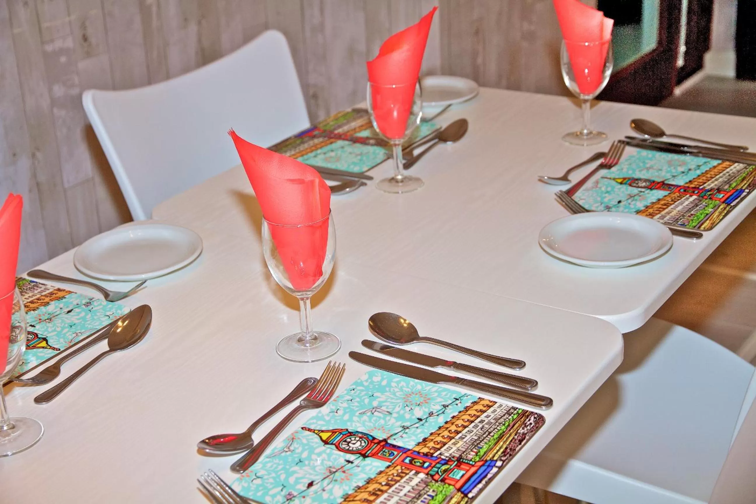 Food and drinks in The Leam Hotel