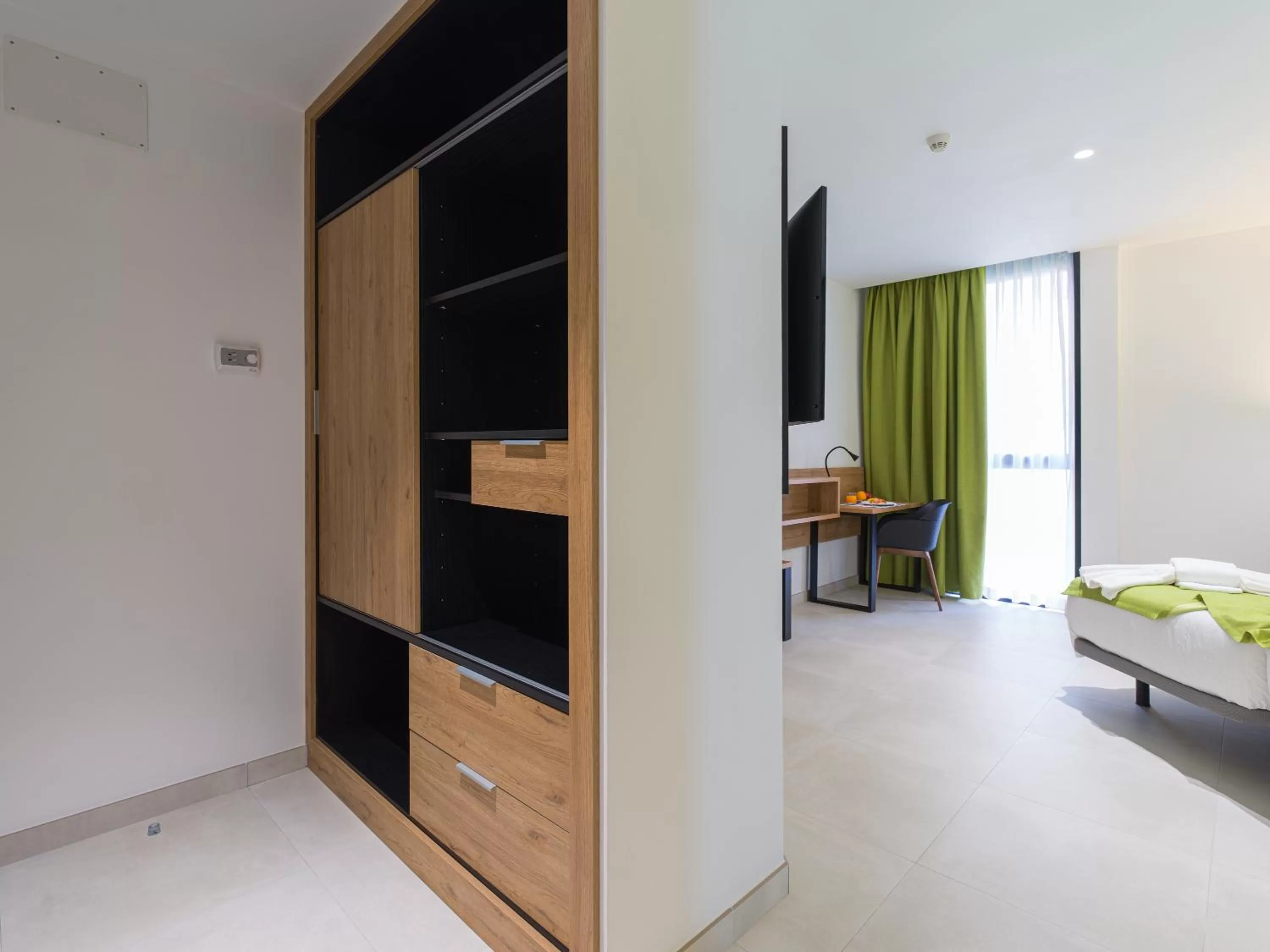 Bedroom, Bed in Hotel MG Poniente