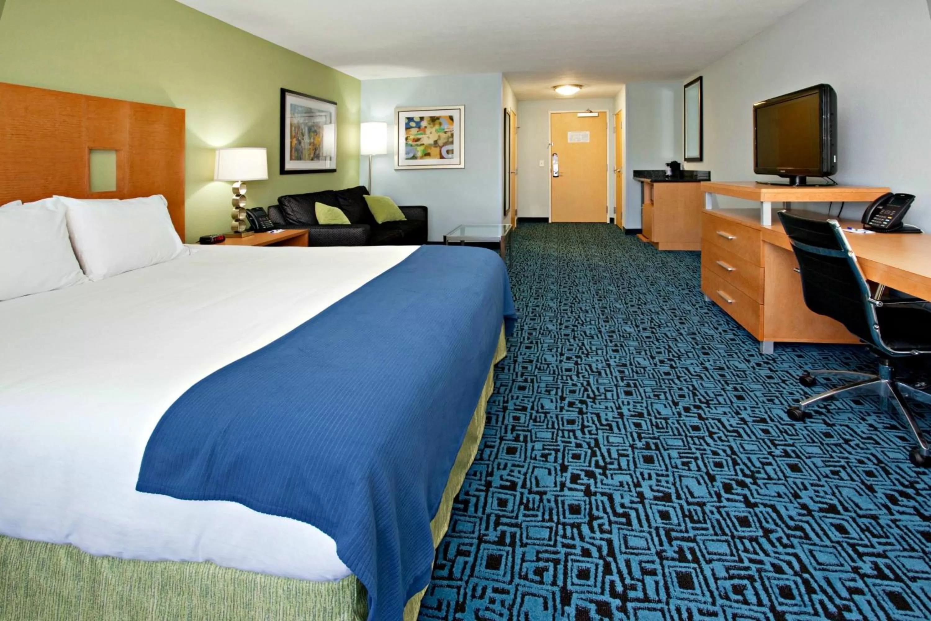 Photo of the whole room, Bed in Holiday Inn Express Hotel & Suites Rock Springs Green River by IHG