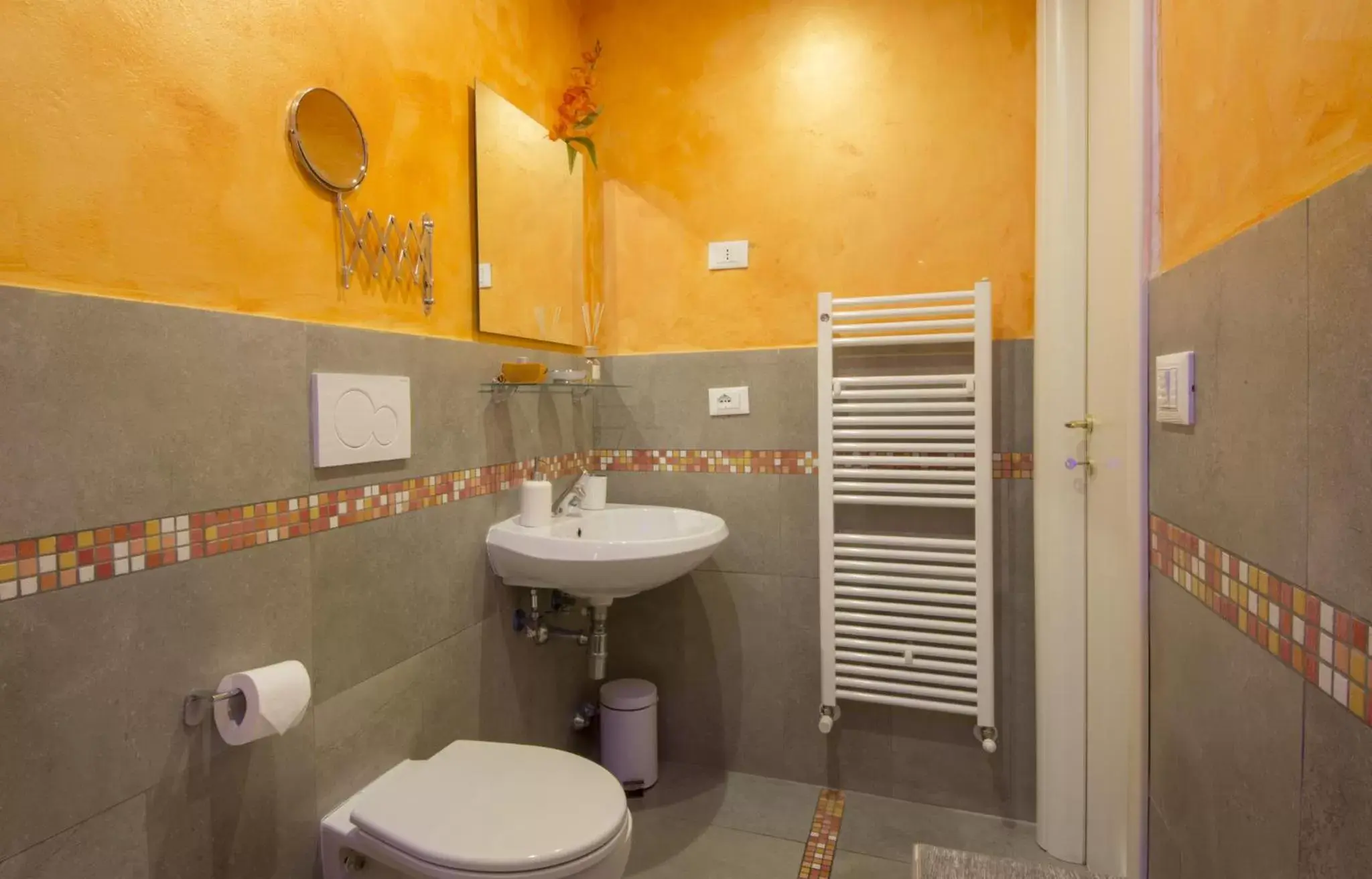 Bathroom in Ridolfi Guest House
