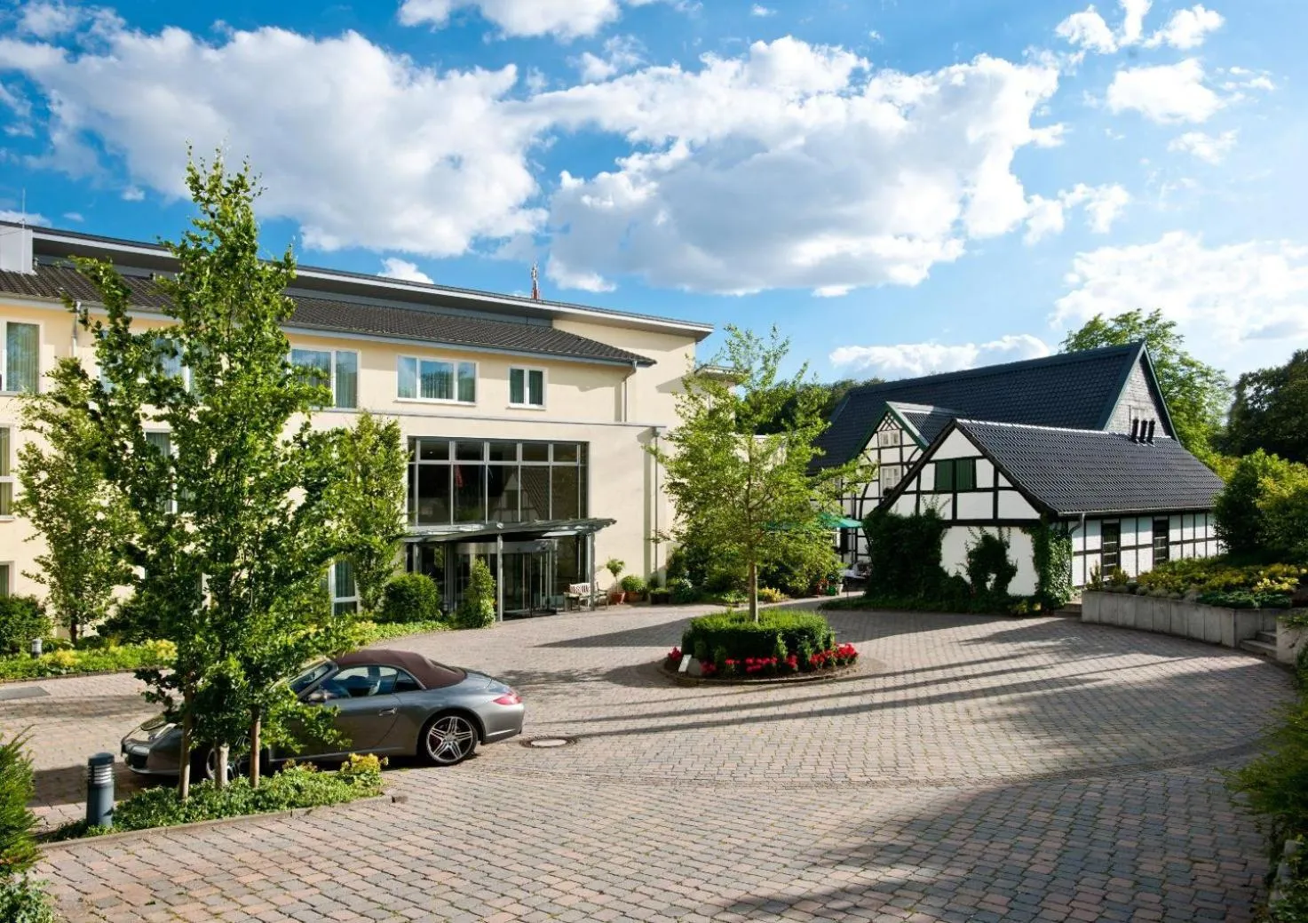 Property building in Ramada by Wyndham Duesseldorf Ratingen