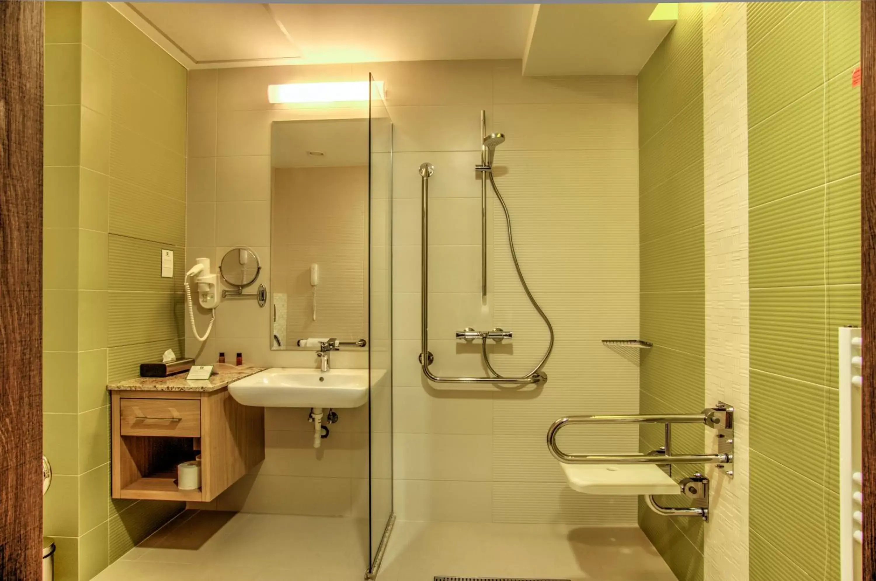 Photo of the whole room, Bathroom in Holiday Inn Plovdiv, an IHG Hotel