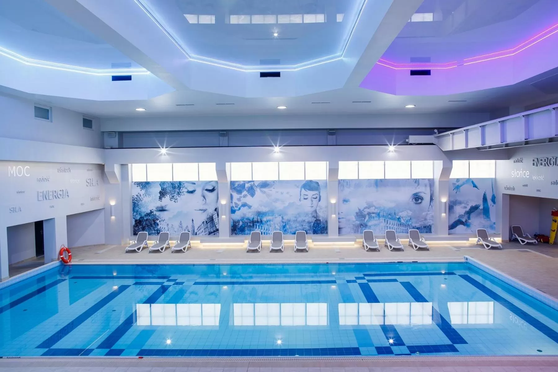 Swimming pool in Falenty Biznes i Wypoczynek