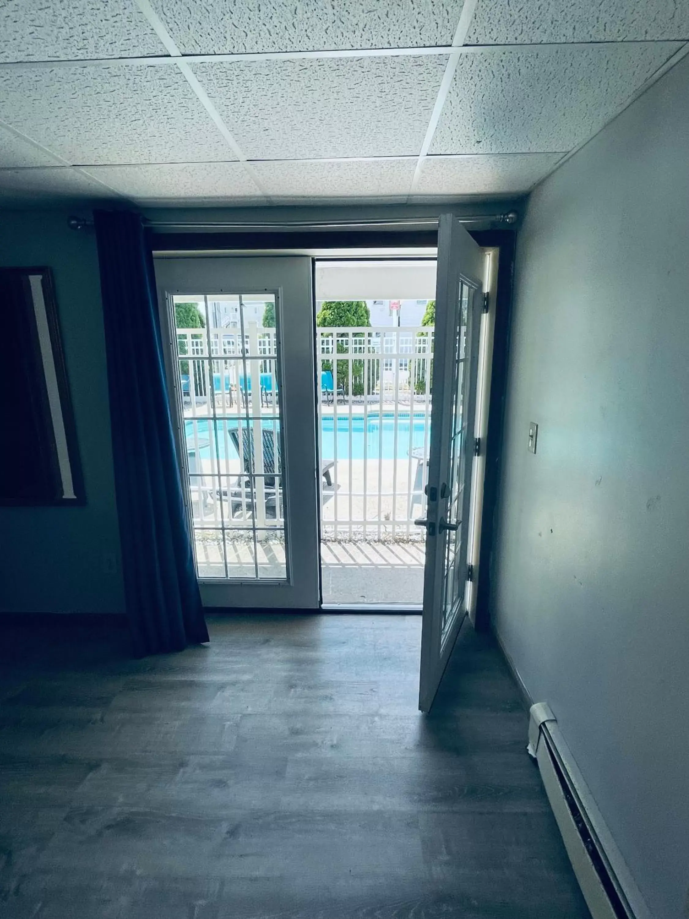 Pool view in Ships Inn Pool view in Ships Inn