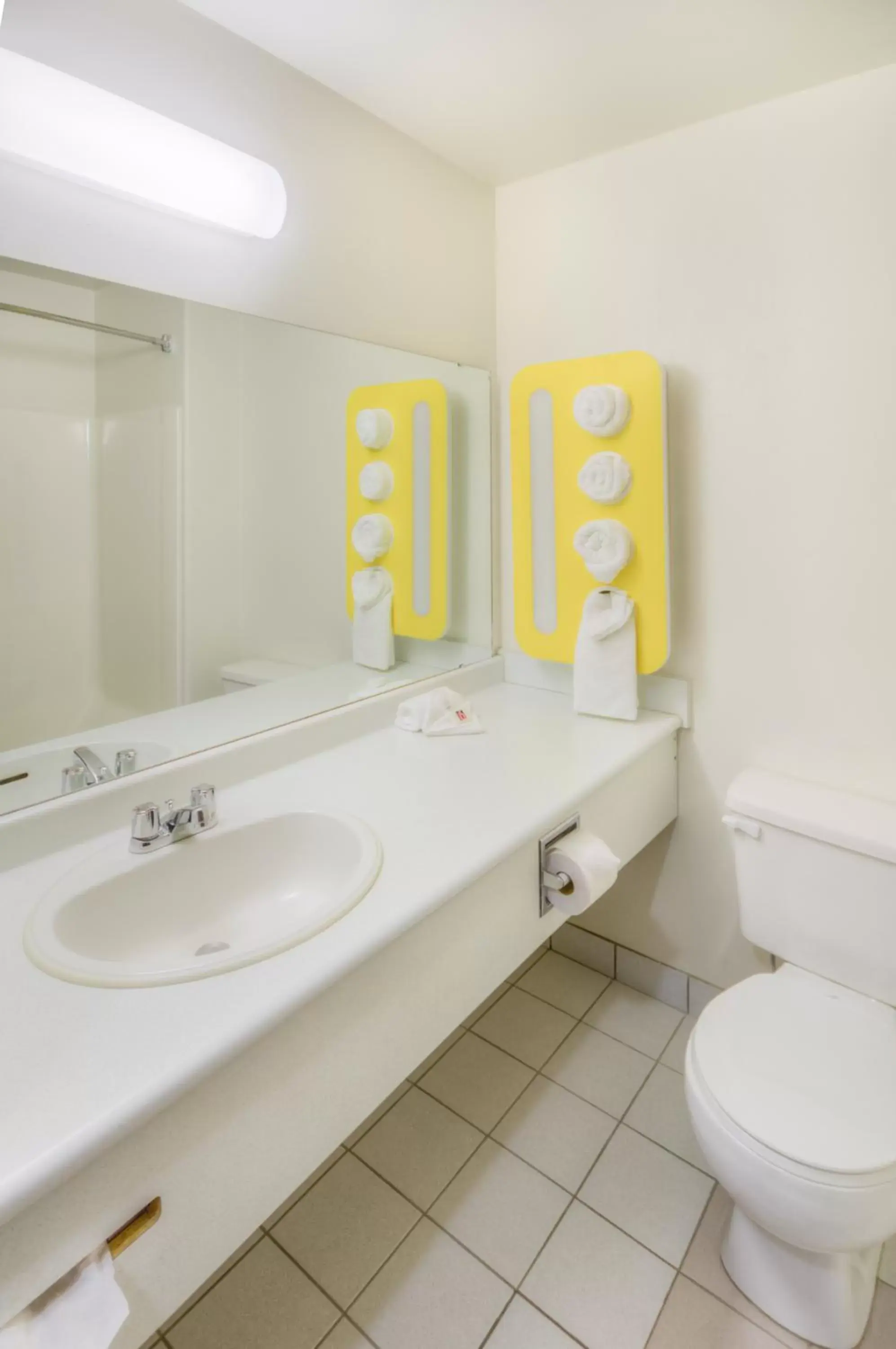 Toilet, Bathroom in Motel 6-Regina, SK