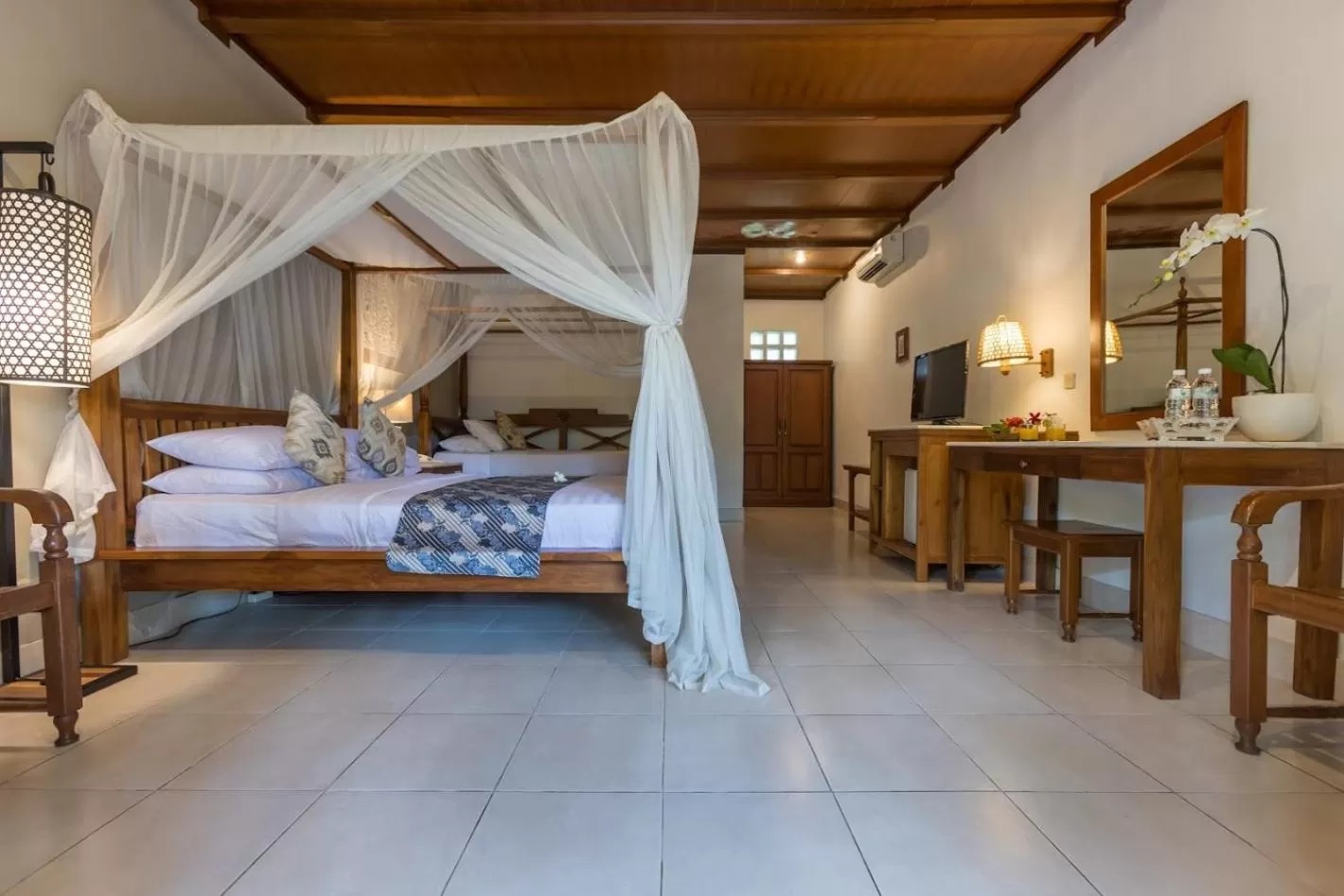 Photo of the whole room, Bed in Bumi Ayu Bungalow Sanur