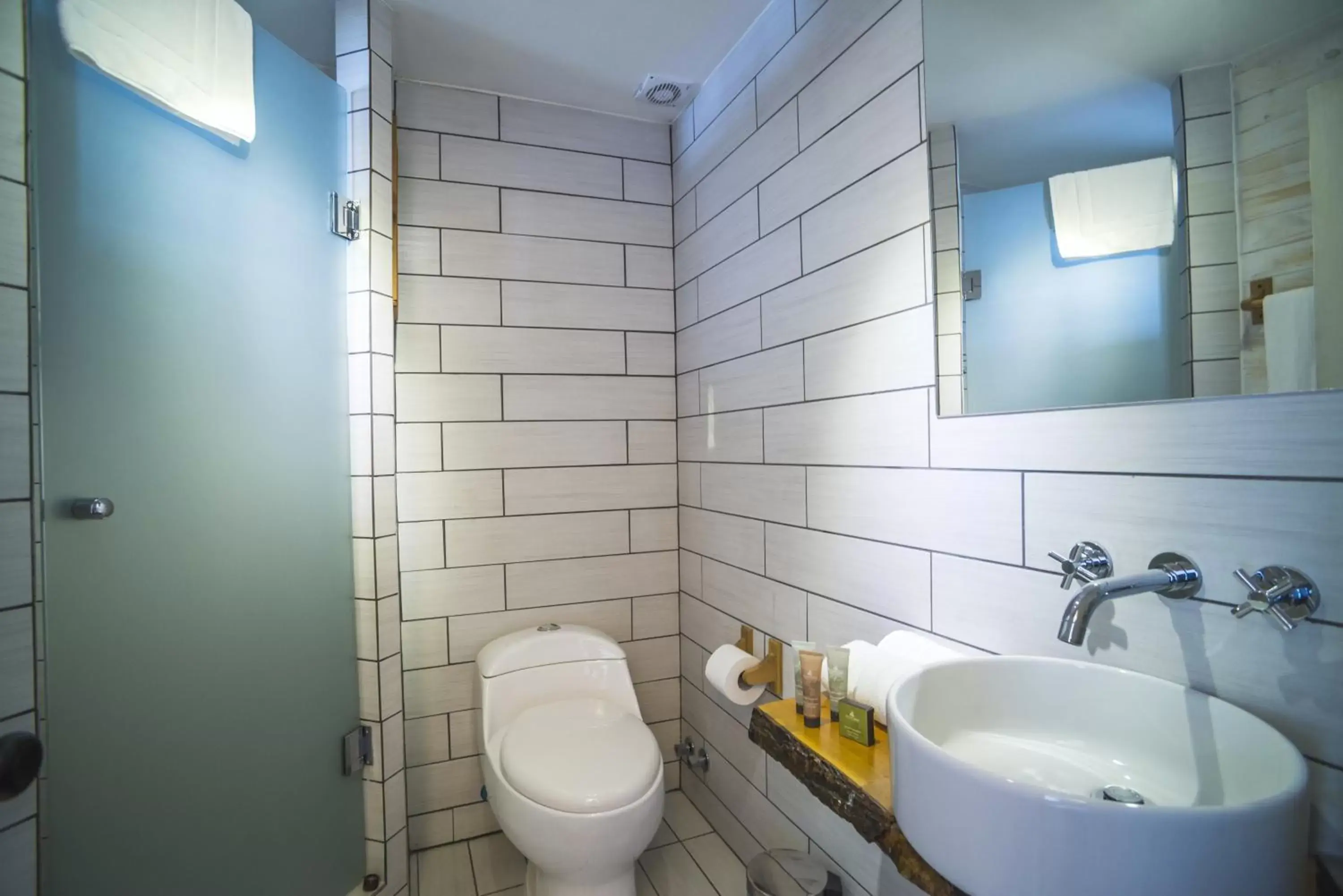 Bathroom in Weskar Lodge Hotel