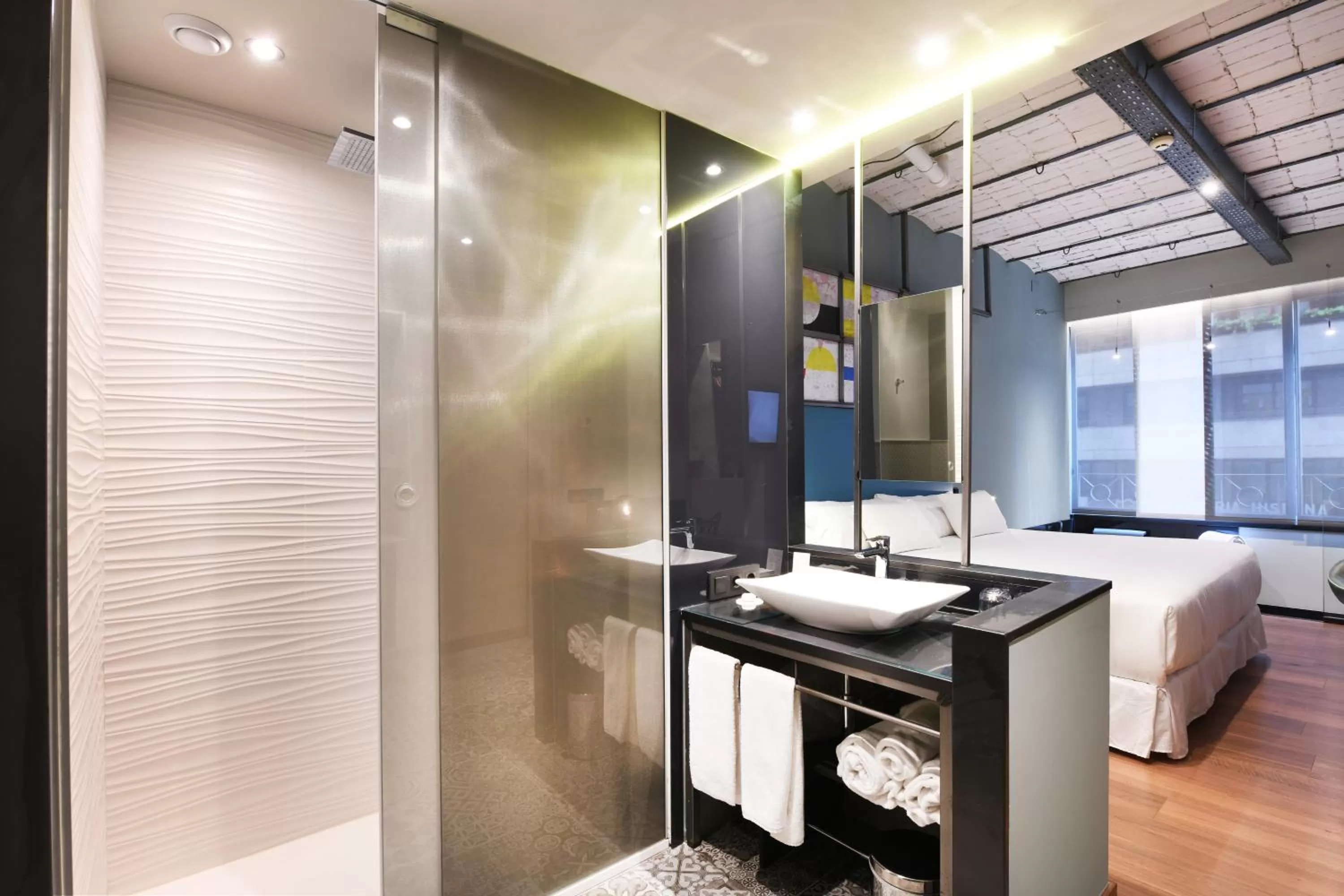 Bathroom, Bed in Barceló Ourense