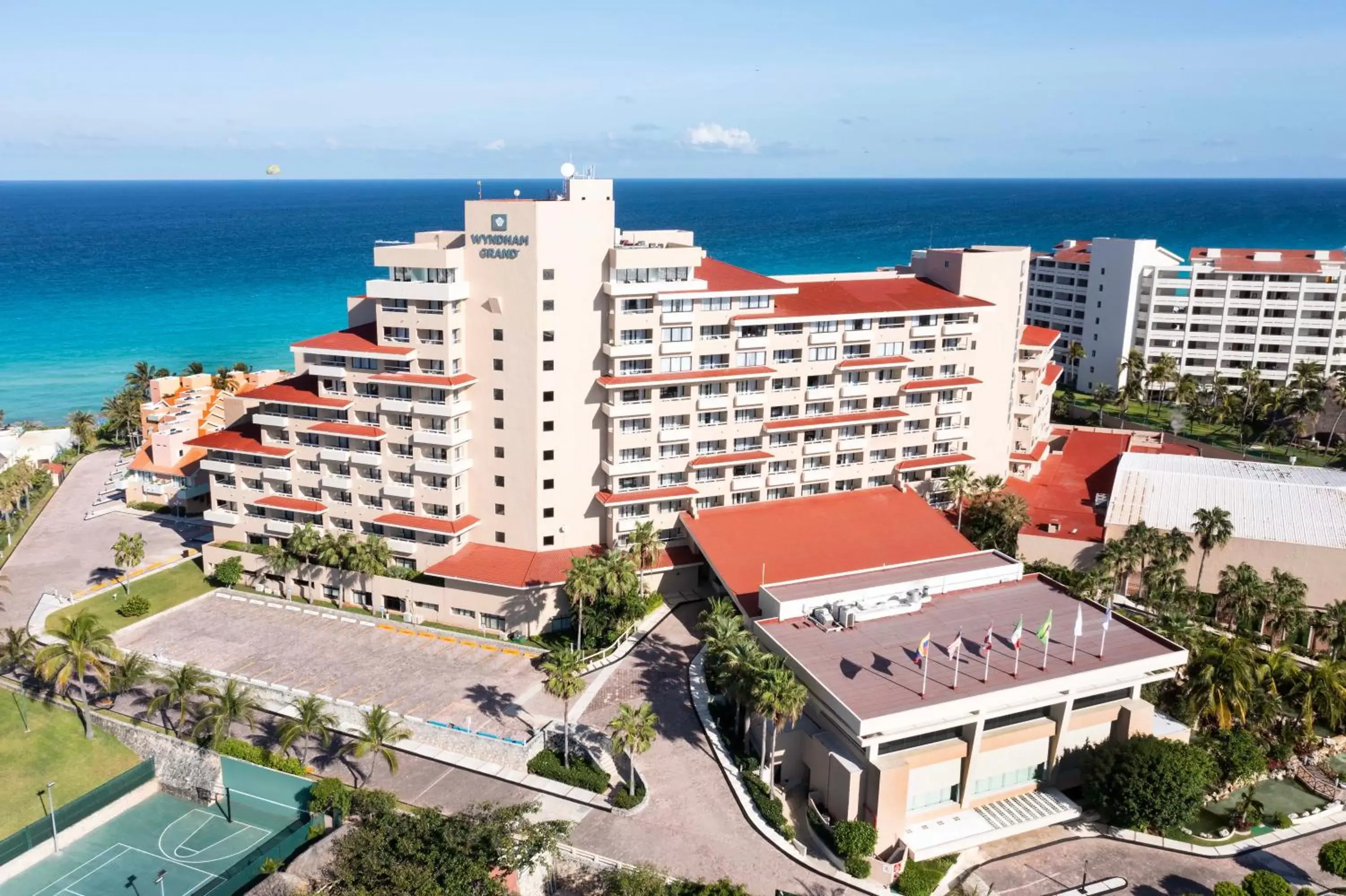 Location, Bird's-eye View in Wyndham Grand Cancun All Inclusive Resort & Villas