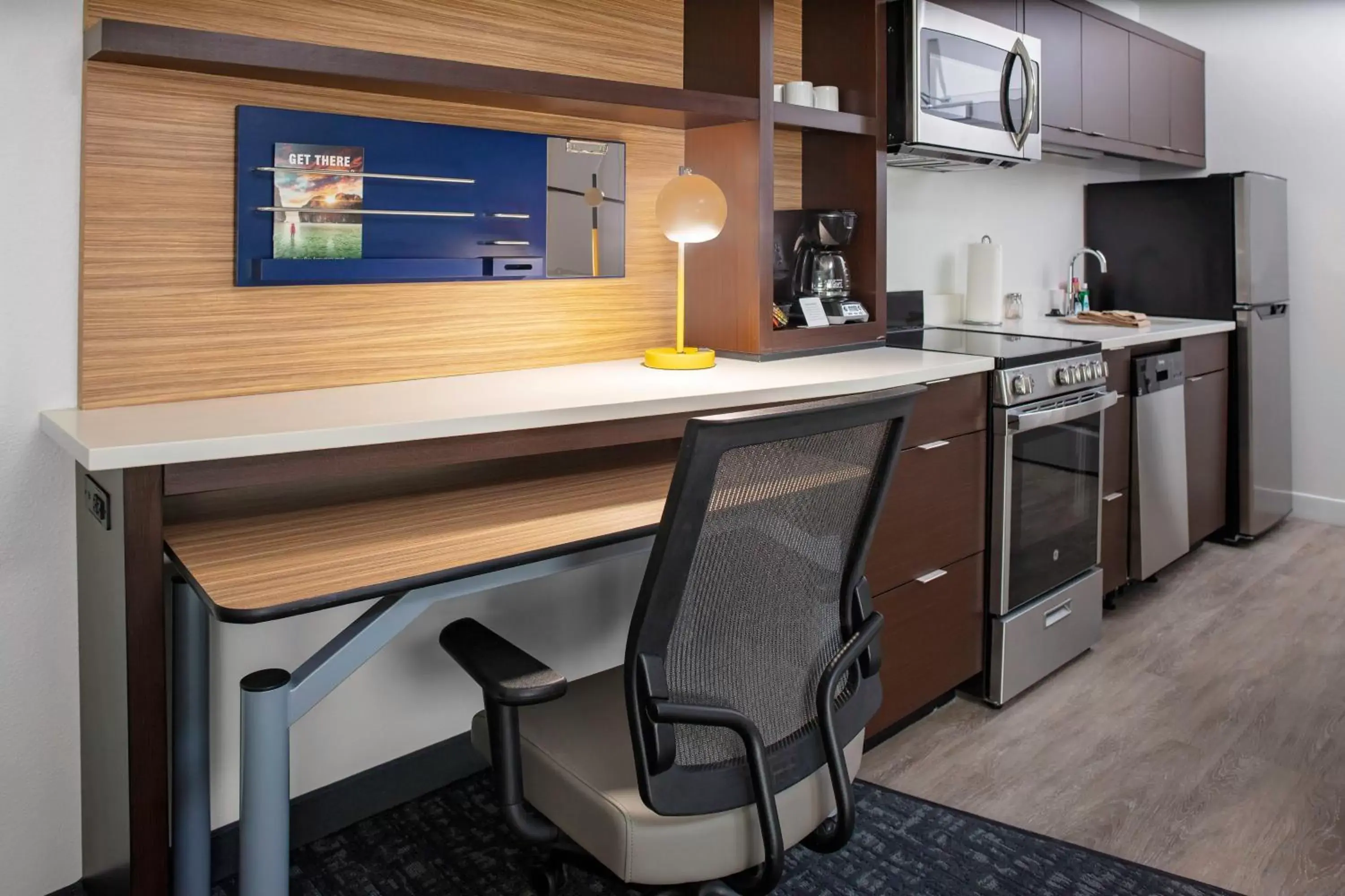 Guests, Kitchen/Kitchenette in TownePlace Suites by Marriott Orlando Airport