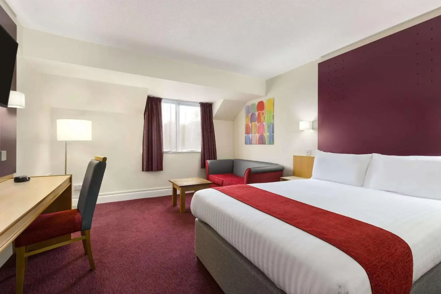 Bed in Days Inn Maidstone