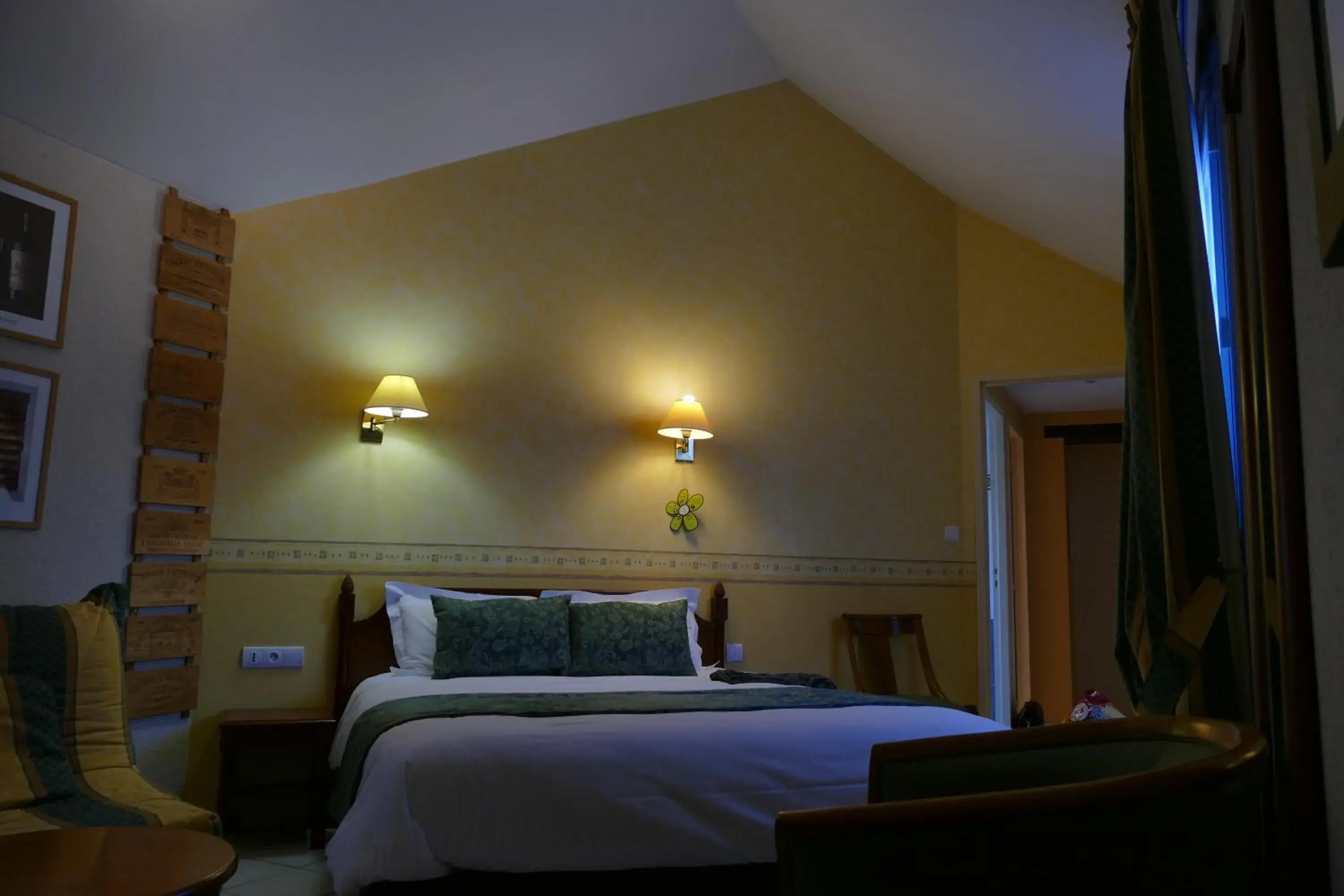 Photo of the whole room, Bed in Logis Le Champalud