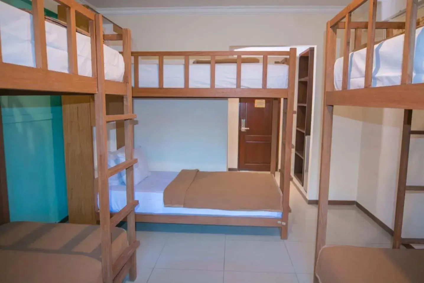 Bedroom, Bunk Bed in Maharani Beach Hotel