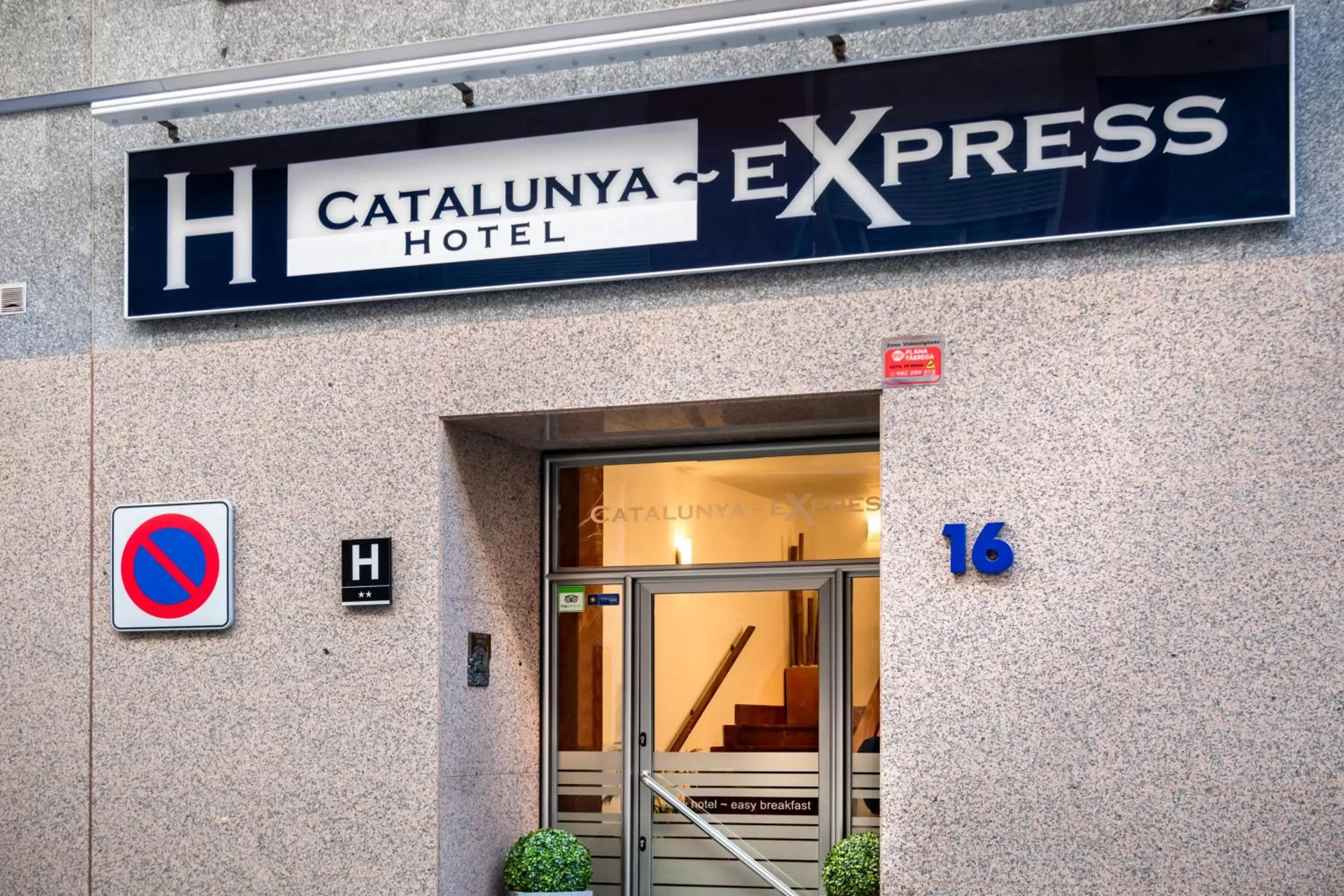 Facade/entrance in Hotel Catalunya Express