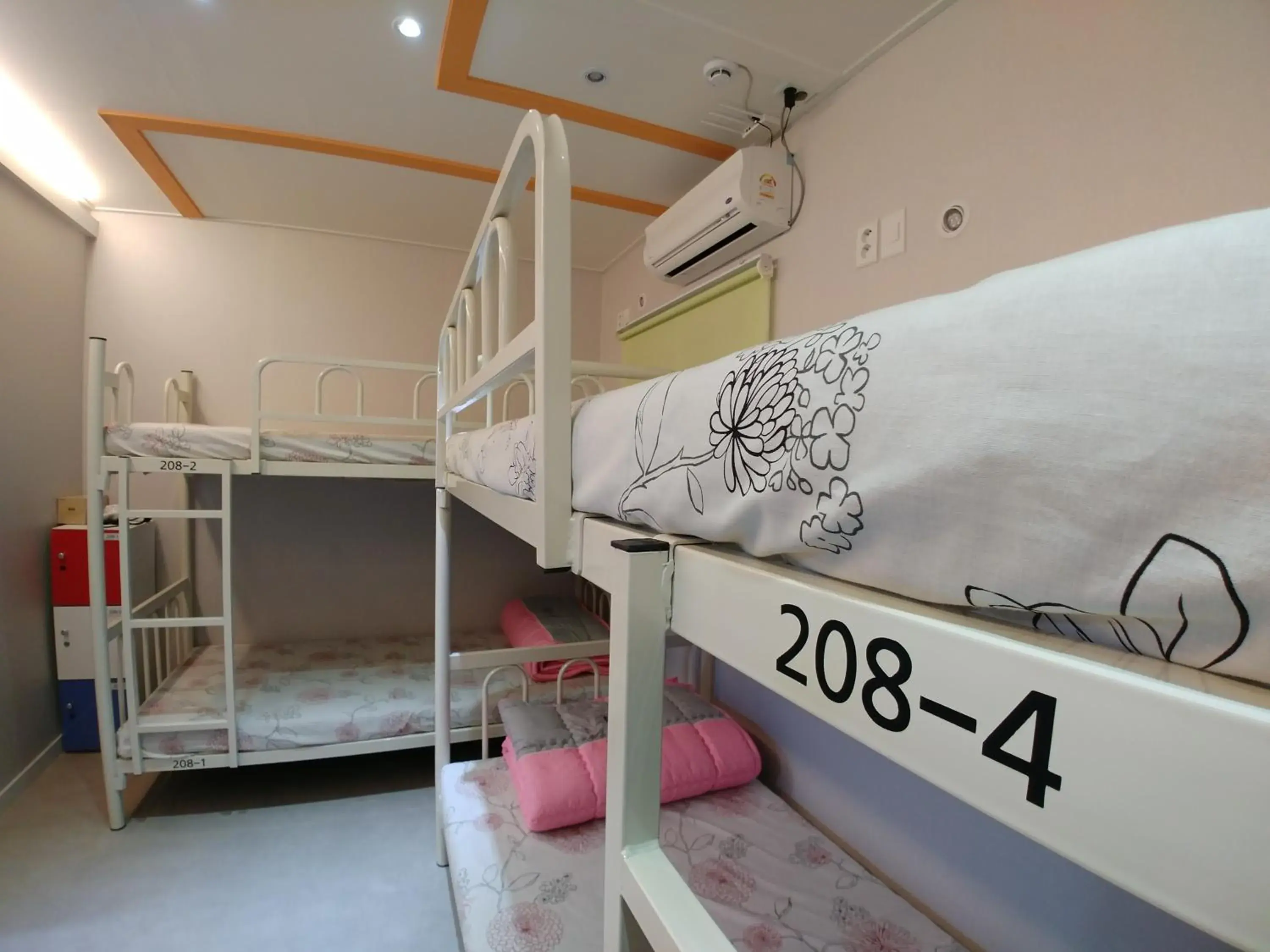 bunk bed in Bomgoro Guesthouse