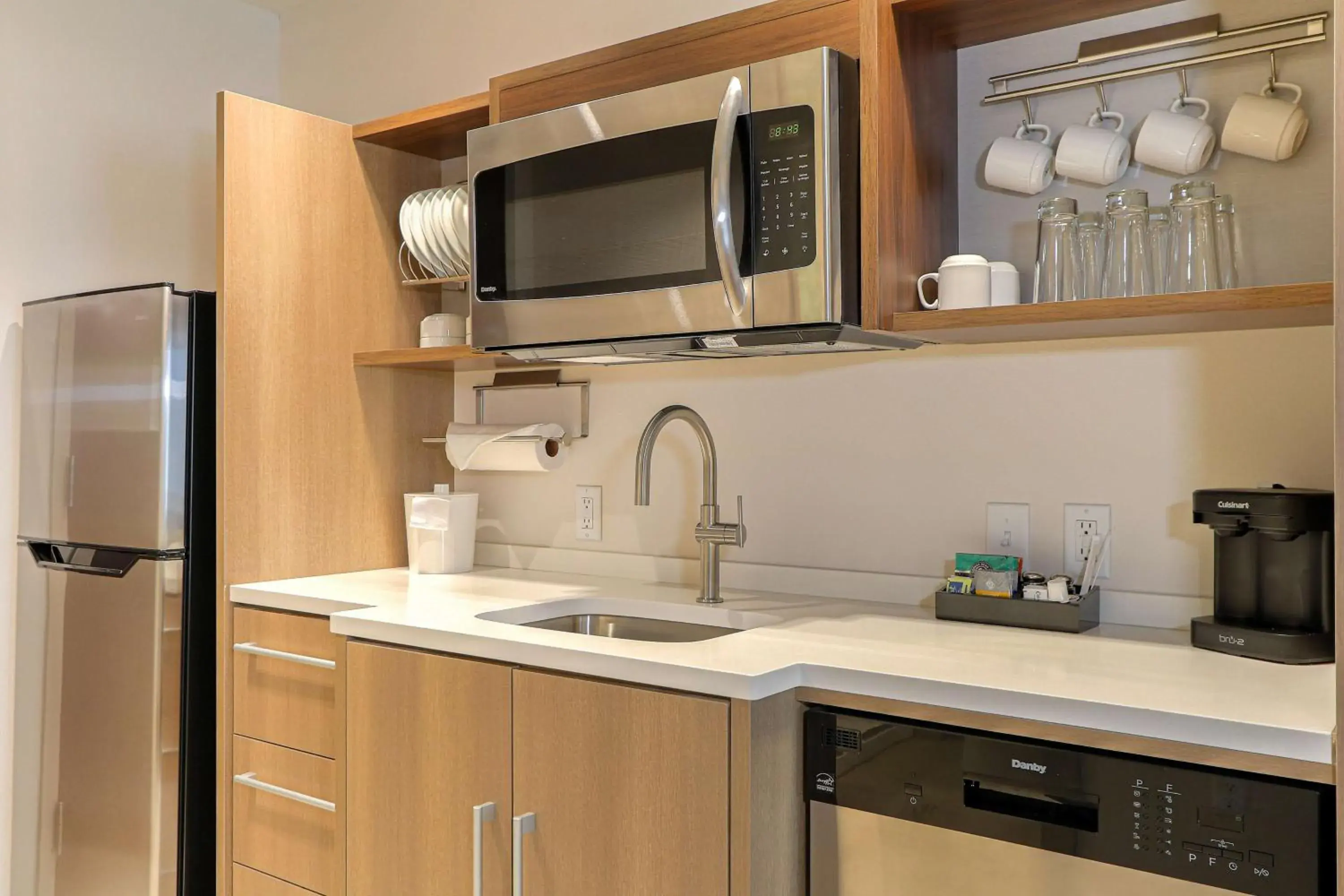 Kitchen or kitchenette, Kitchen/Kitchenette in Home2 Suites By Hilton Alcoa Knoxville Airport