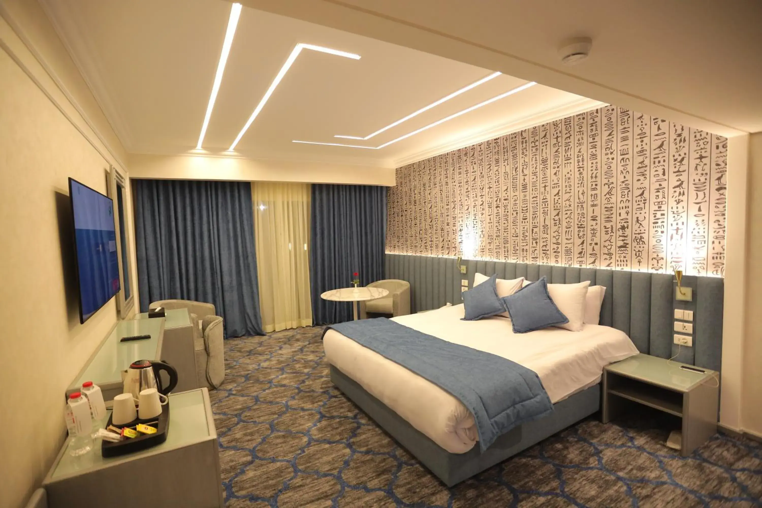 Property building, Bed in Pyramids Park Resort Cairo