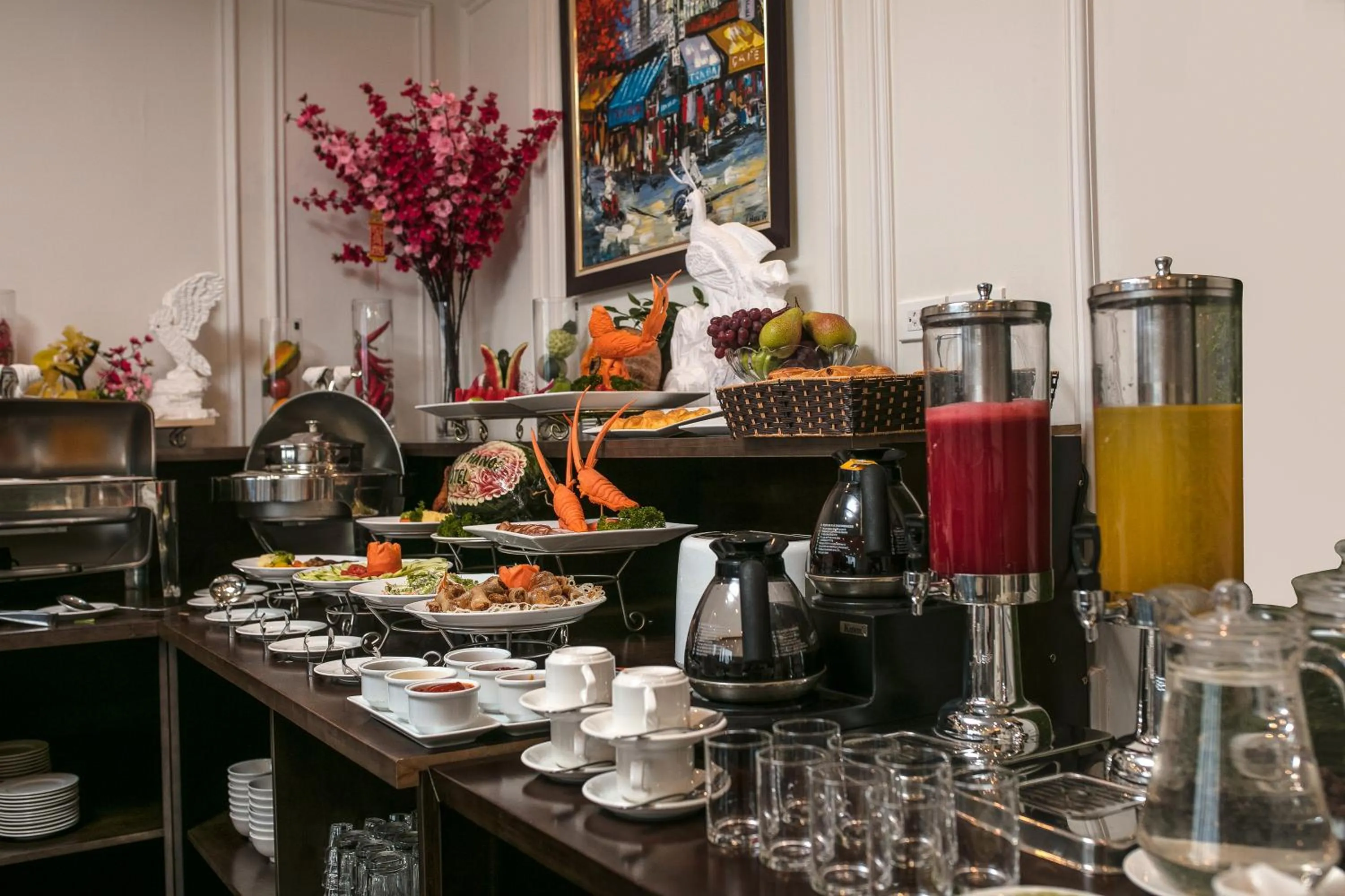 Food and drinks in Royal St Hanoi Hotel