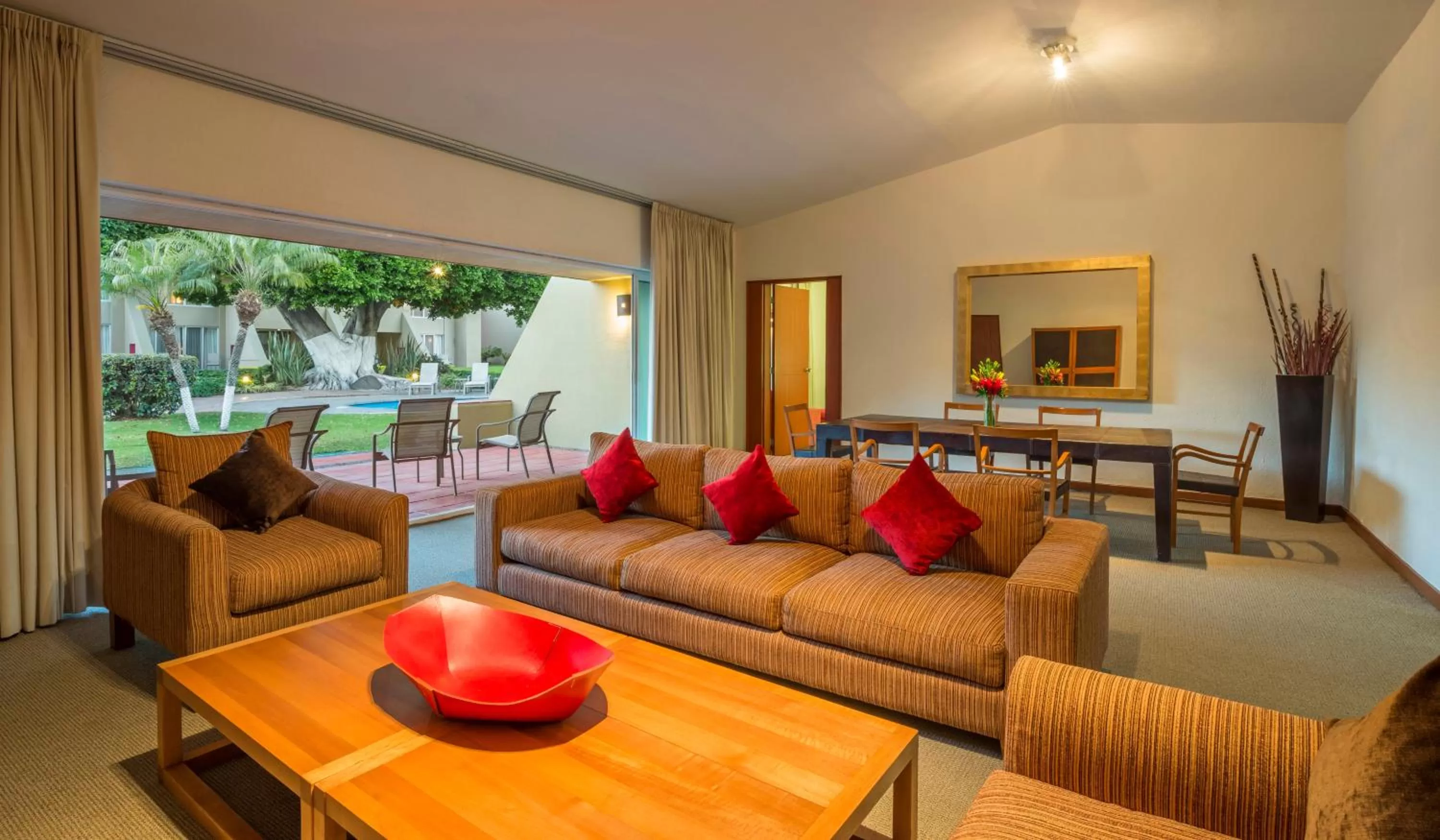 Photo of the whole room in Camino Real Guadalajara