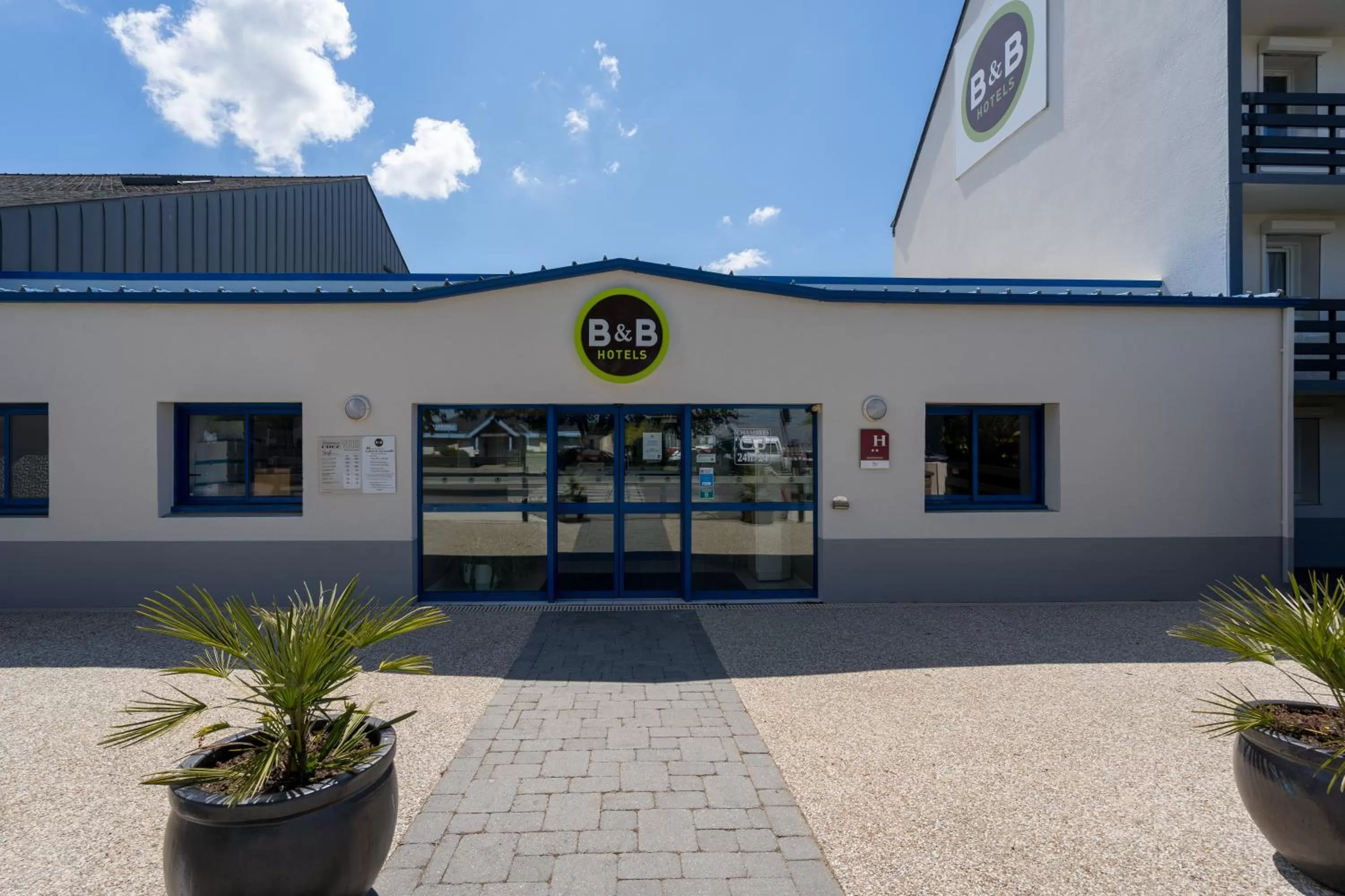 Property building in B&B HOTEL Auray Carnac