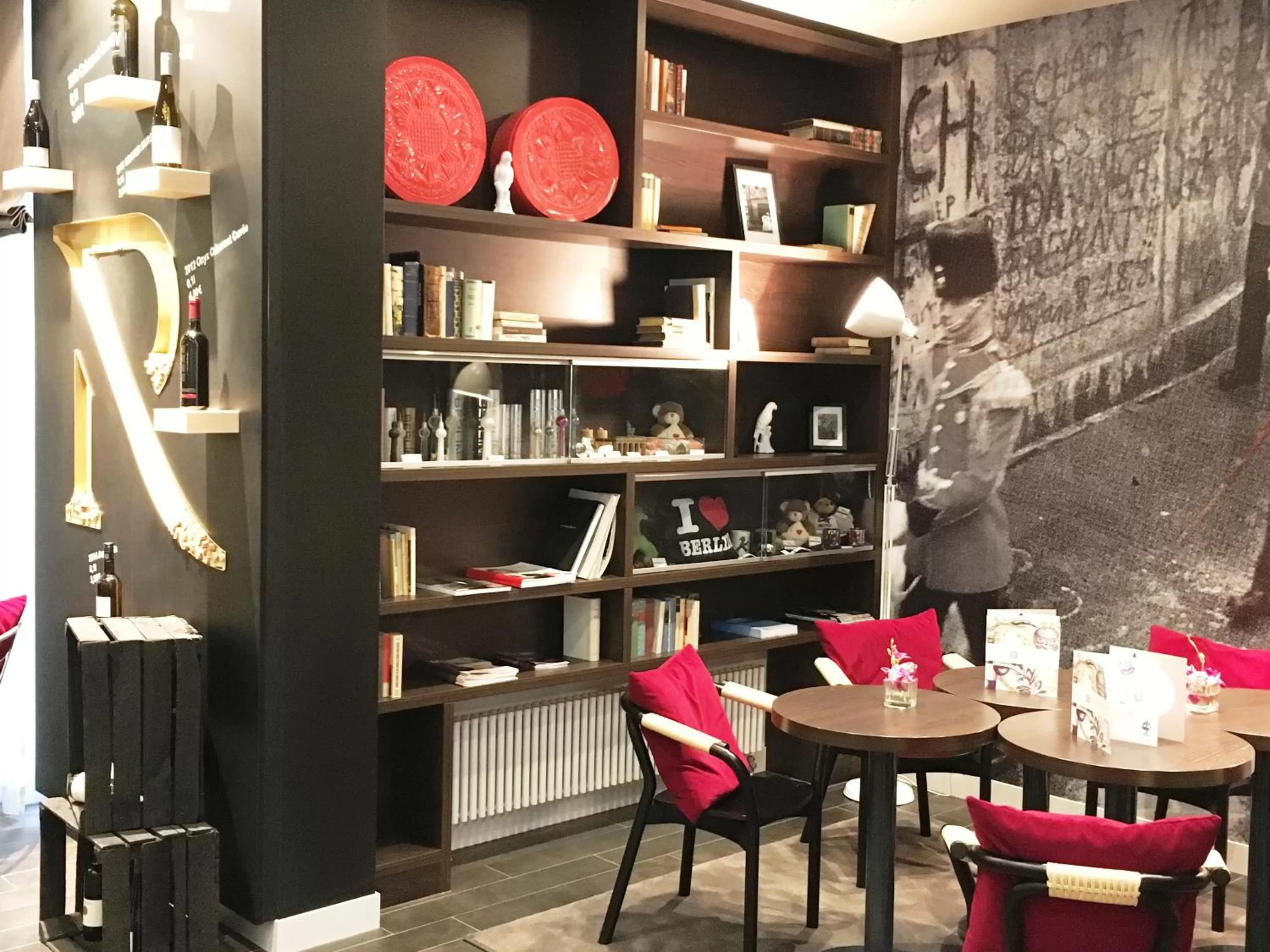 Lounge or bar in Mercure Hotel & Residenz Berlin Checkpoint Charlie