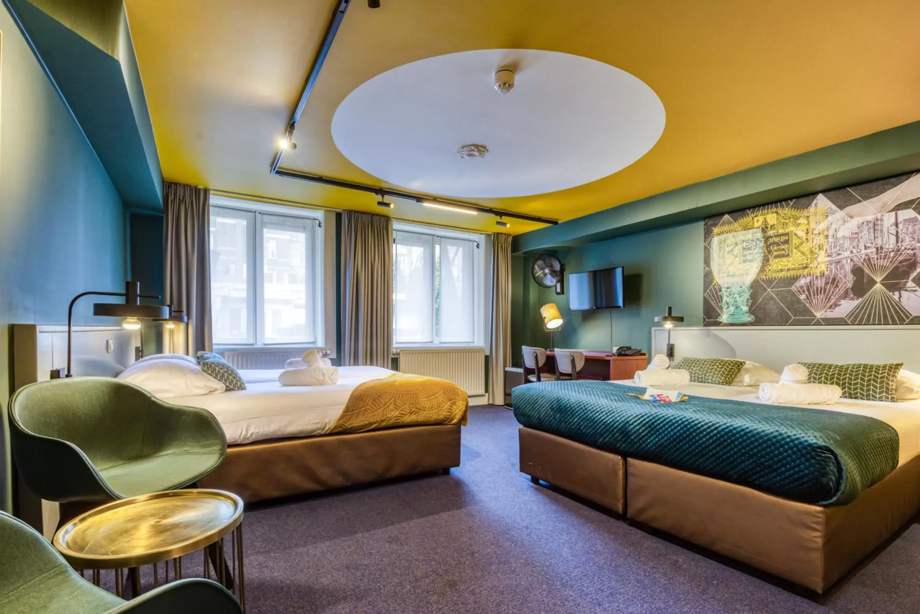 Bed in Hotel Alexander
