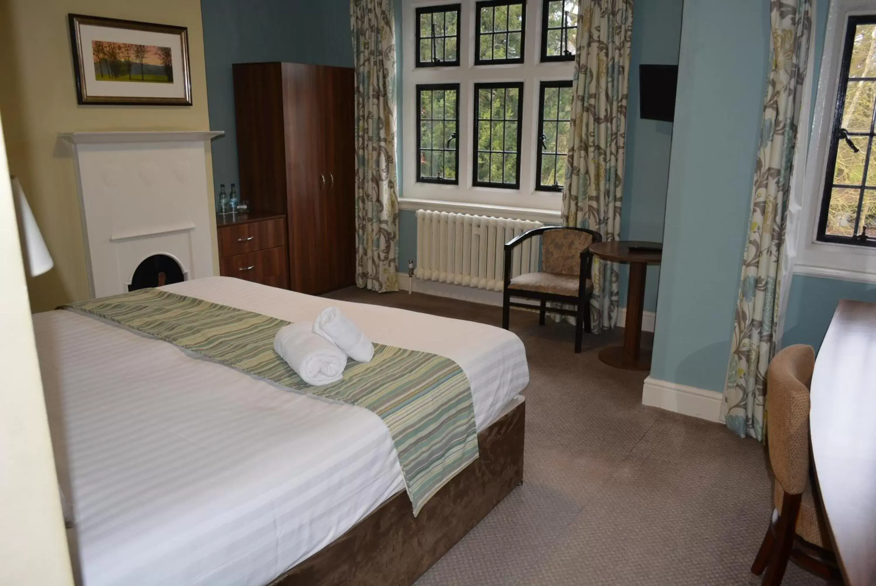 Photo of the whole room, Bed in Quorn Grange Hotel