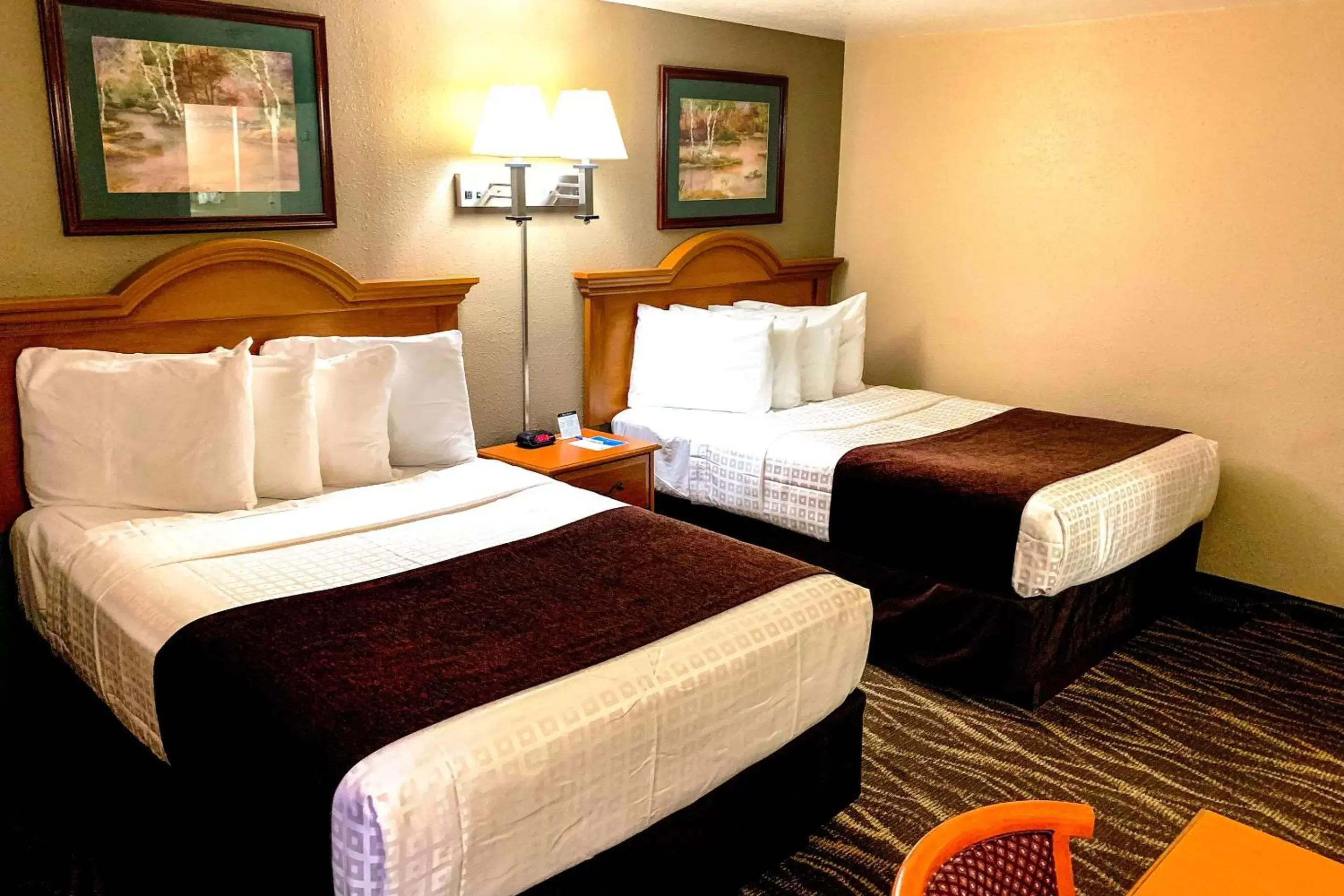 Photo of the whole room, Bed in Rodeway Inn & Suites Sheridan