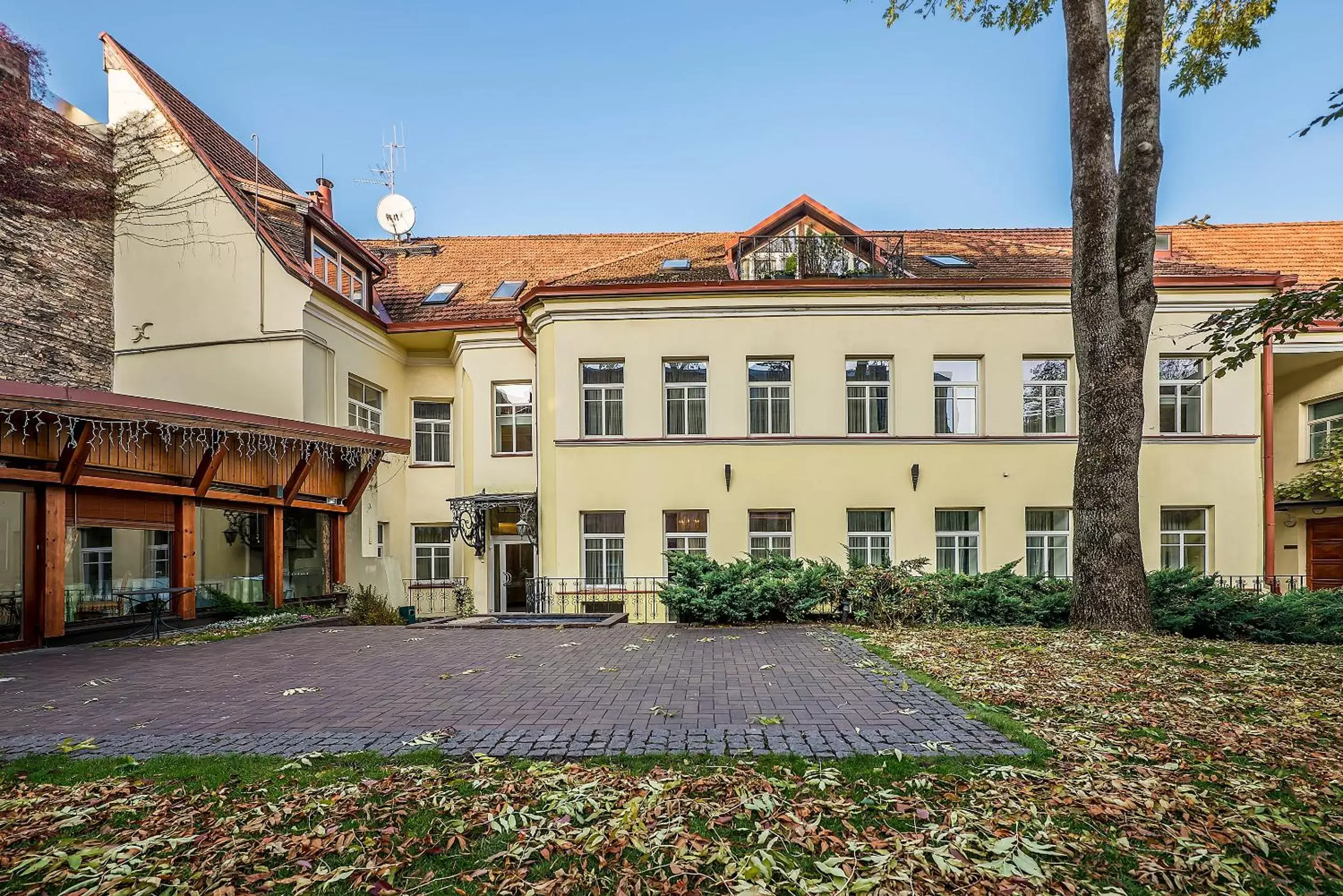 Patio, Property Building in Grotthuss Boutique Hotel Vilnius