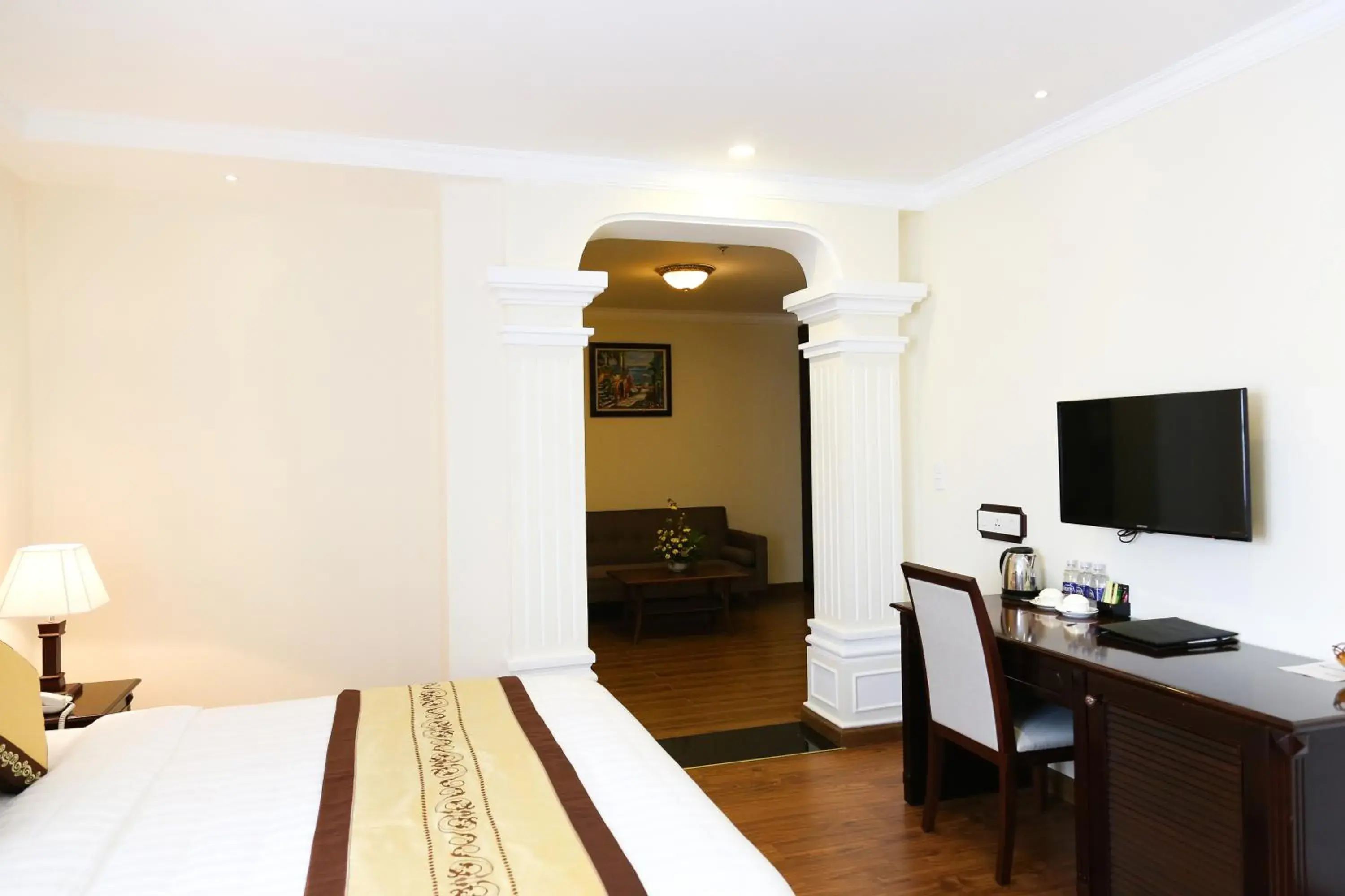 Bedroom, Bed in Iris Dalat Hotel