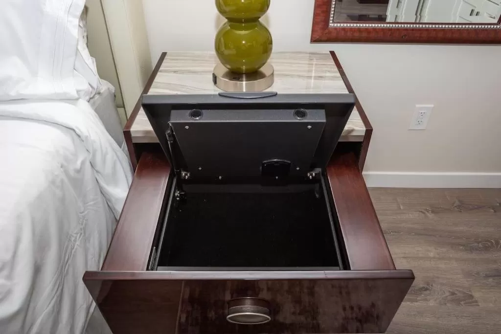 Bathroom in Next to San Diego Downtown - Cali King Size Studio