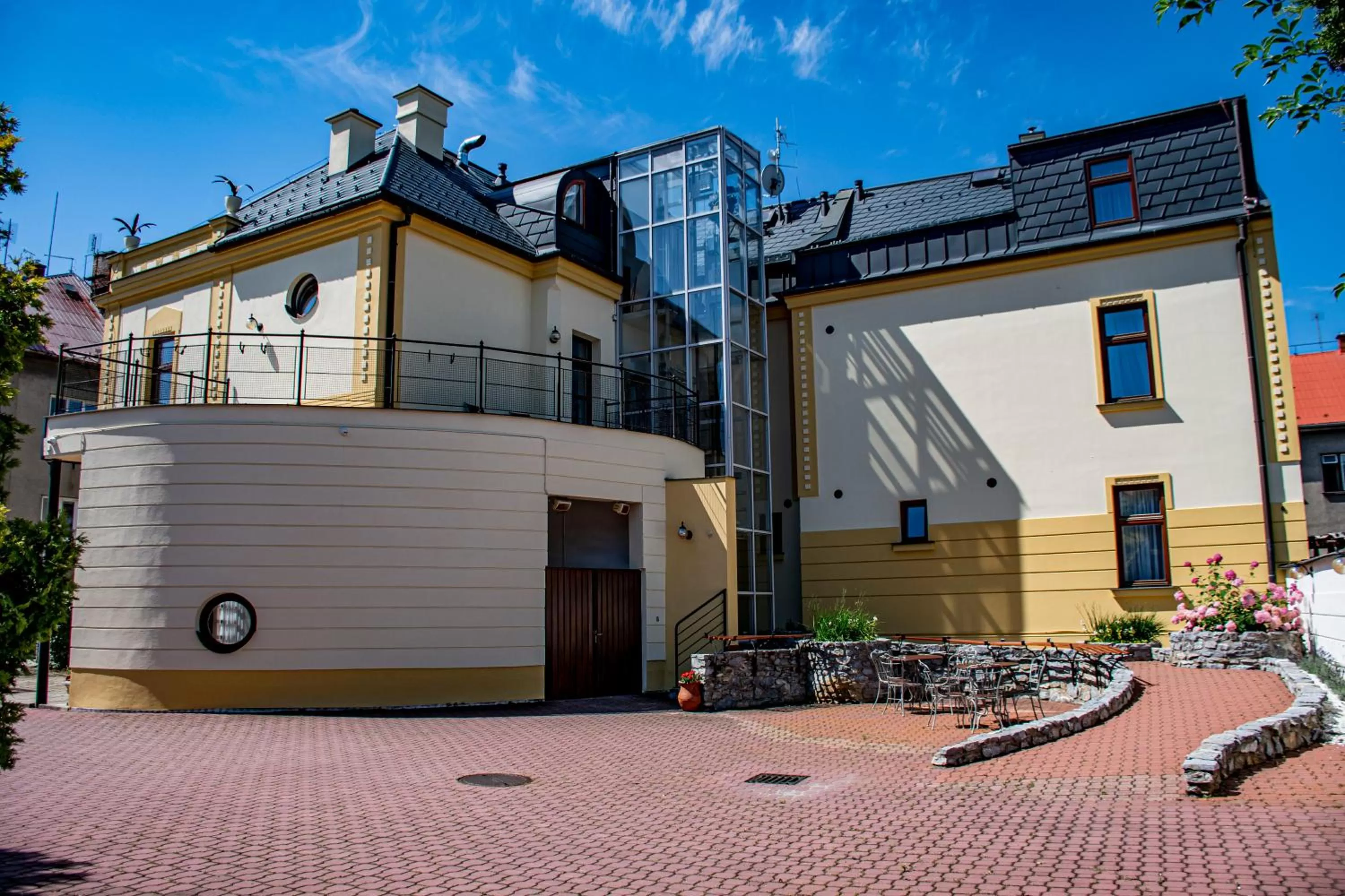 Property building in Lafayette