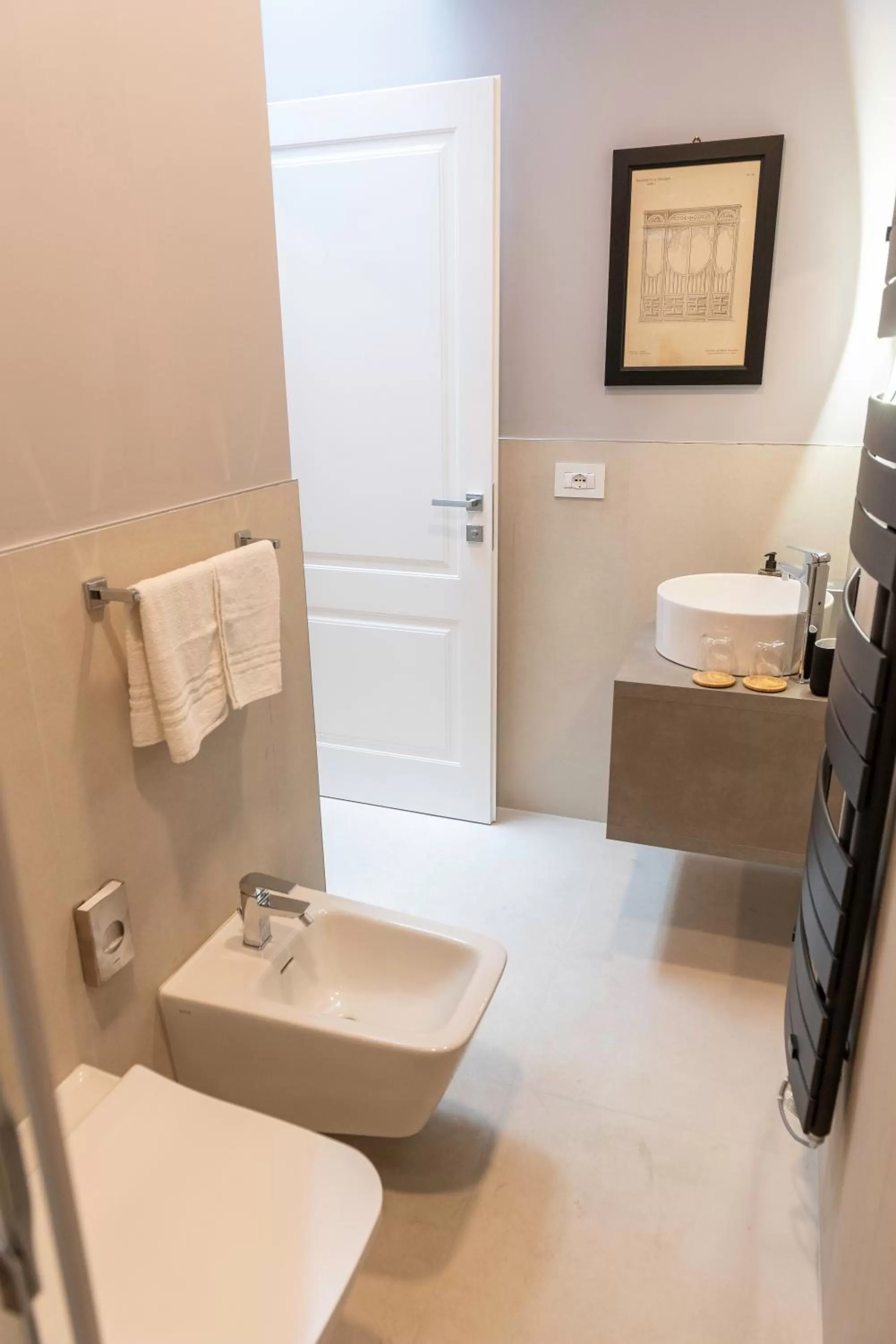 Bathroom in CASA Room Apartments Machiavelli 13