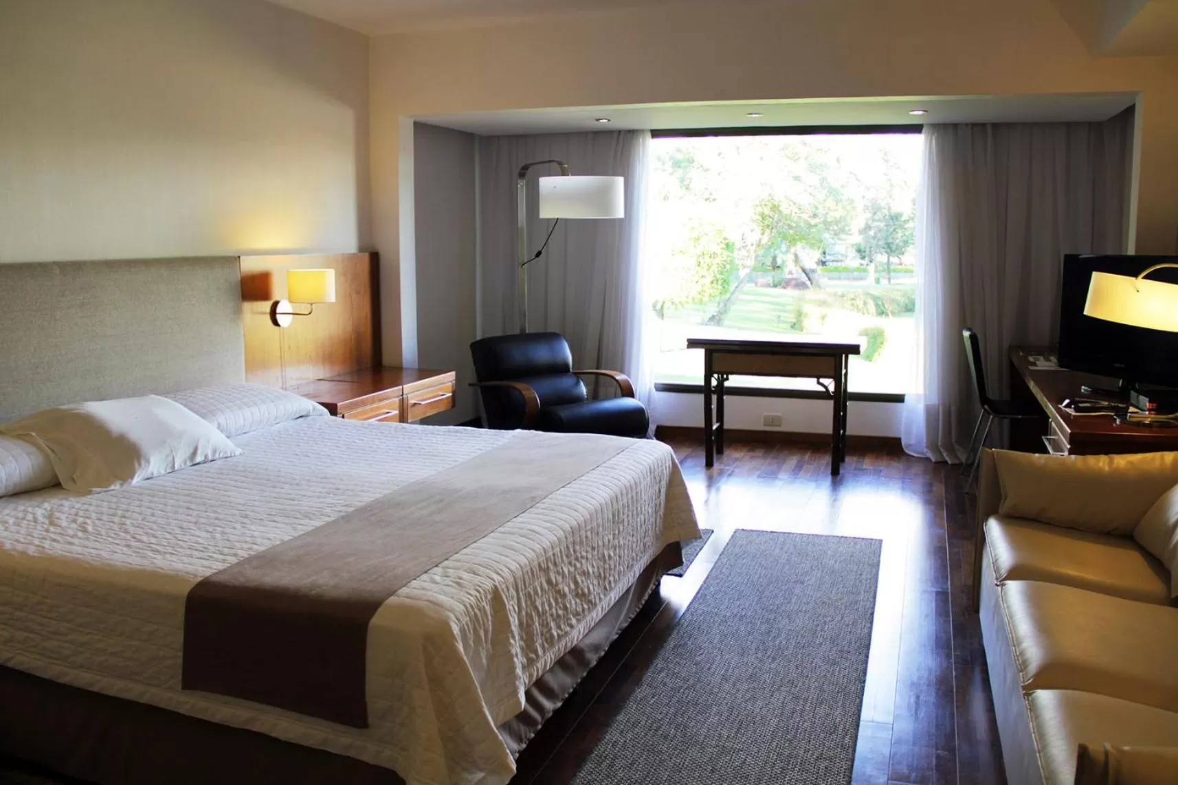 Superior Double or Twin Room with Garden View in Yacht & Golf Club Paraguayo, a Tribute Portfolio Resort