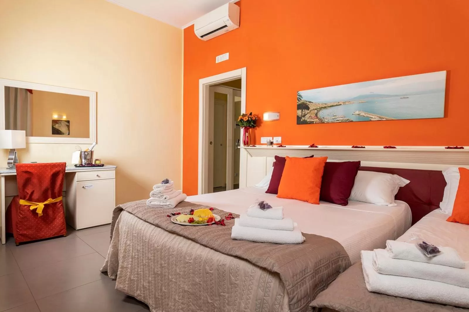 View (from property/room), Bed in Capodichino International Hotel