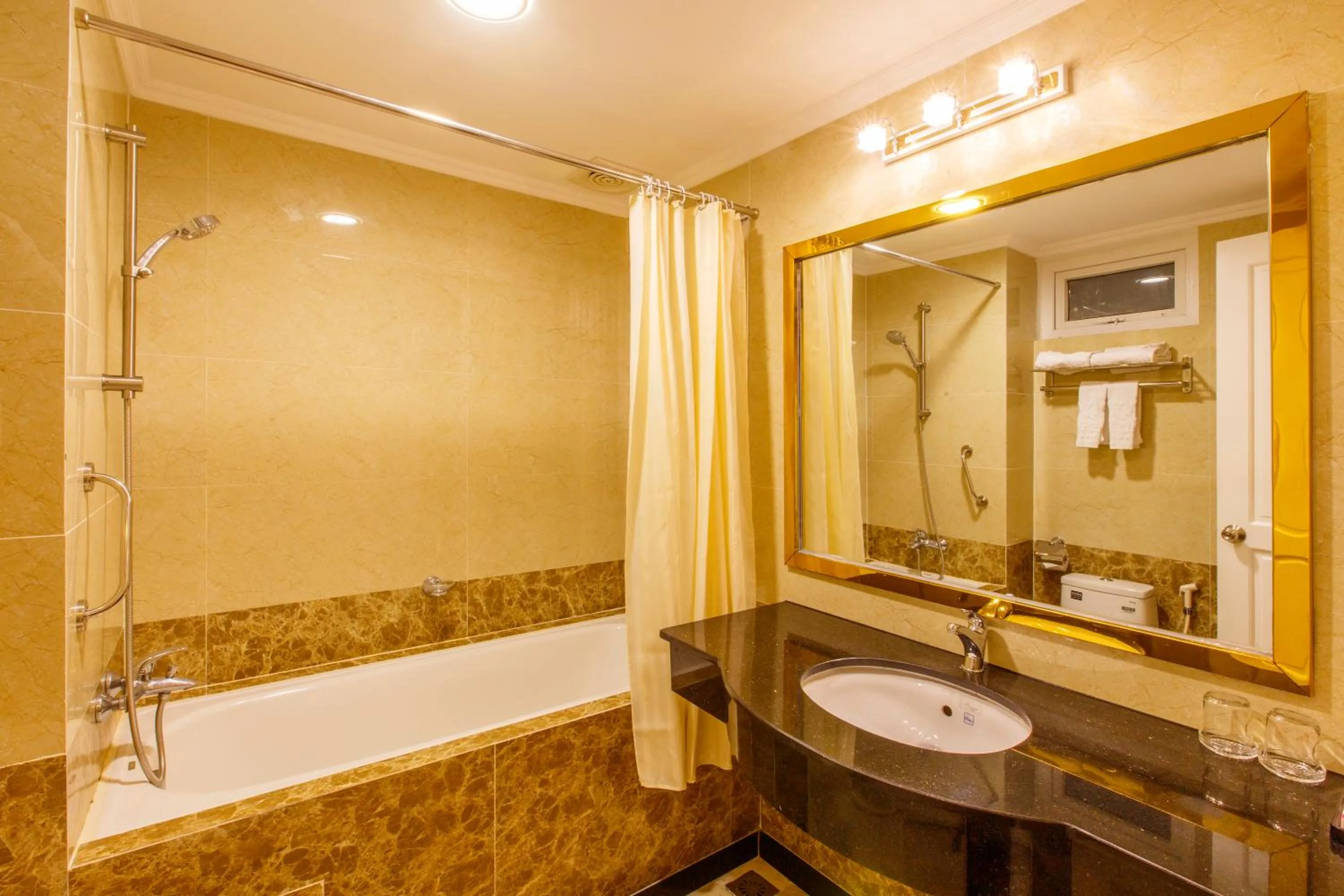 Huong Sen Annex Hotel