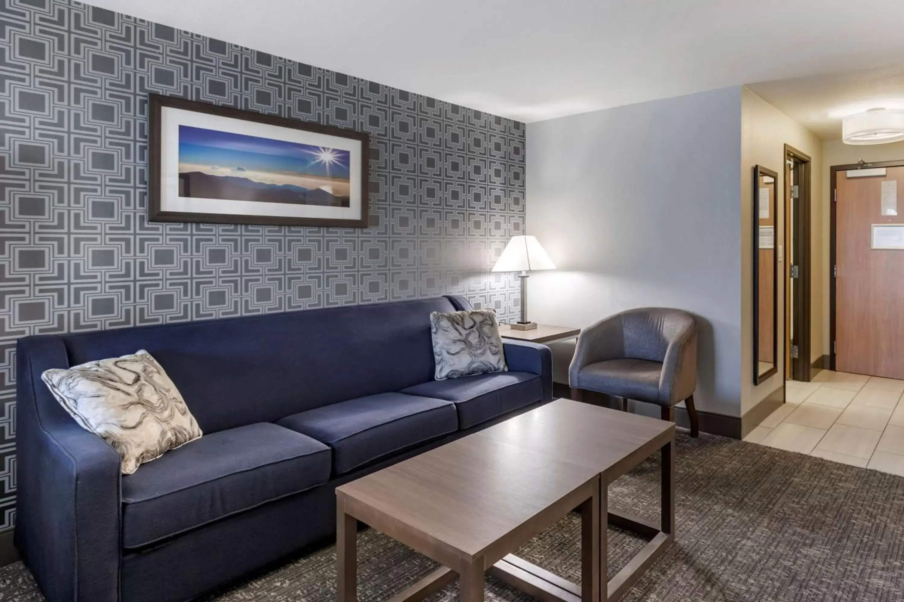 Living room, Seating Area in Best Western Plus Las Vegas West