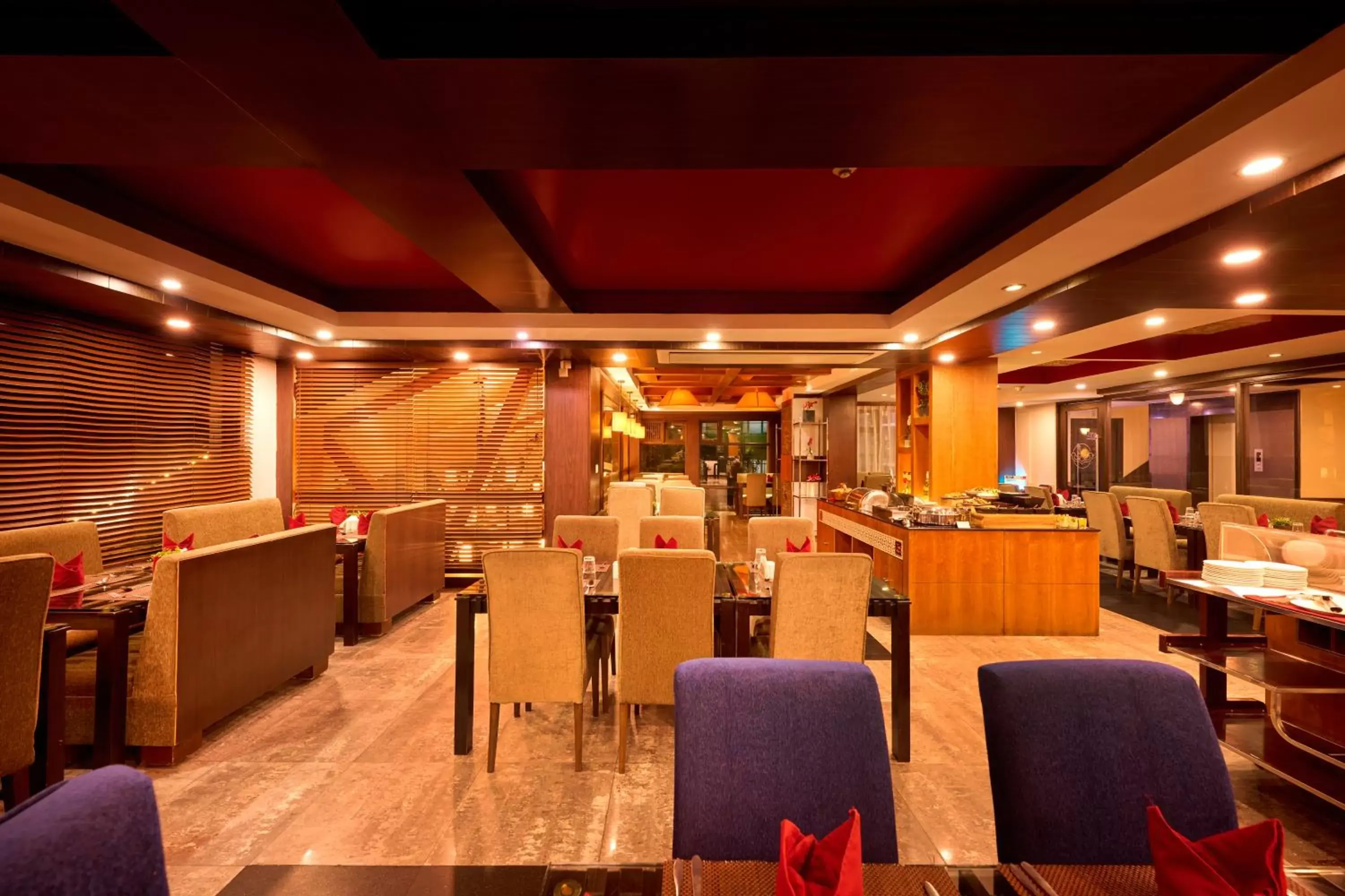 Restaurant/Places to Eat in Renest River Country Resort Manali