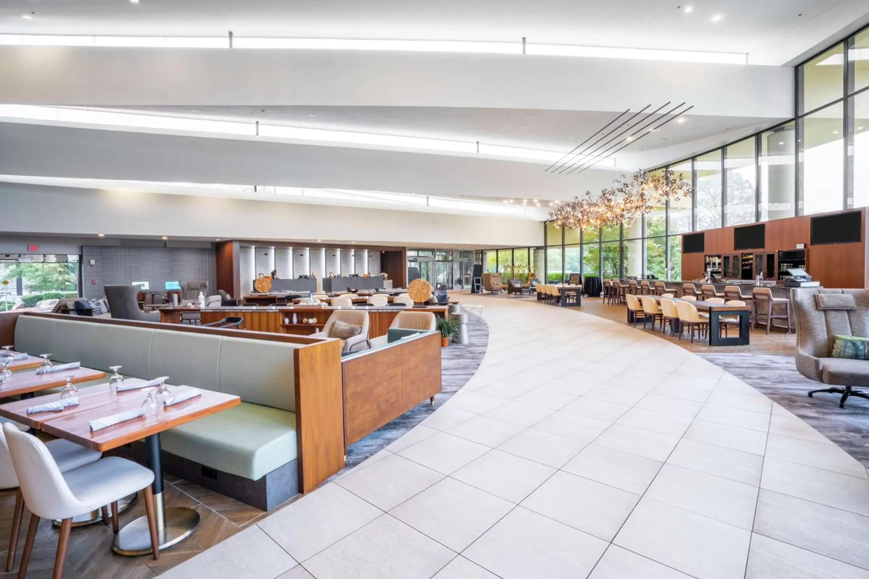 Lobby or reception, Restaurant/Places to Eat in Hilton Memphis