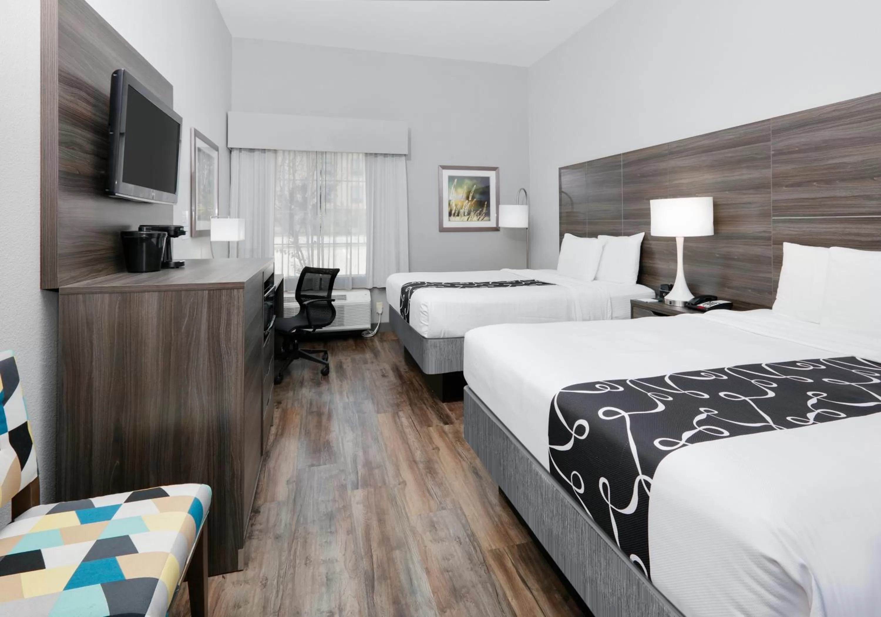 Bedroom, Bed in La Quinta by Wyndham Denton - University Drive