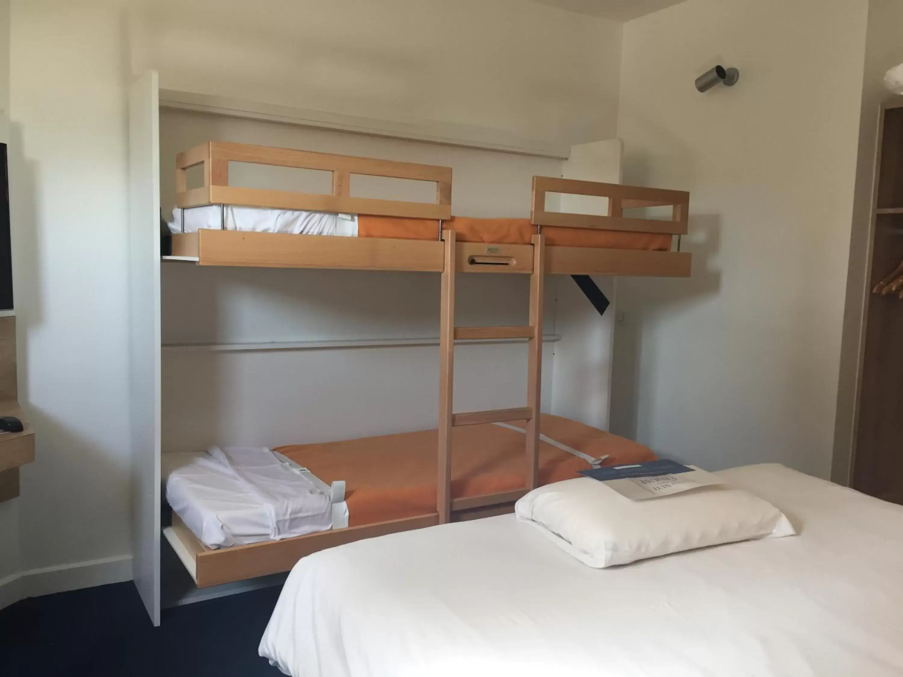 Bunk Bed in Kyriad Montpellier Est - Lunel