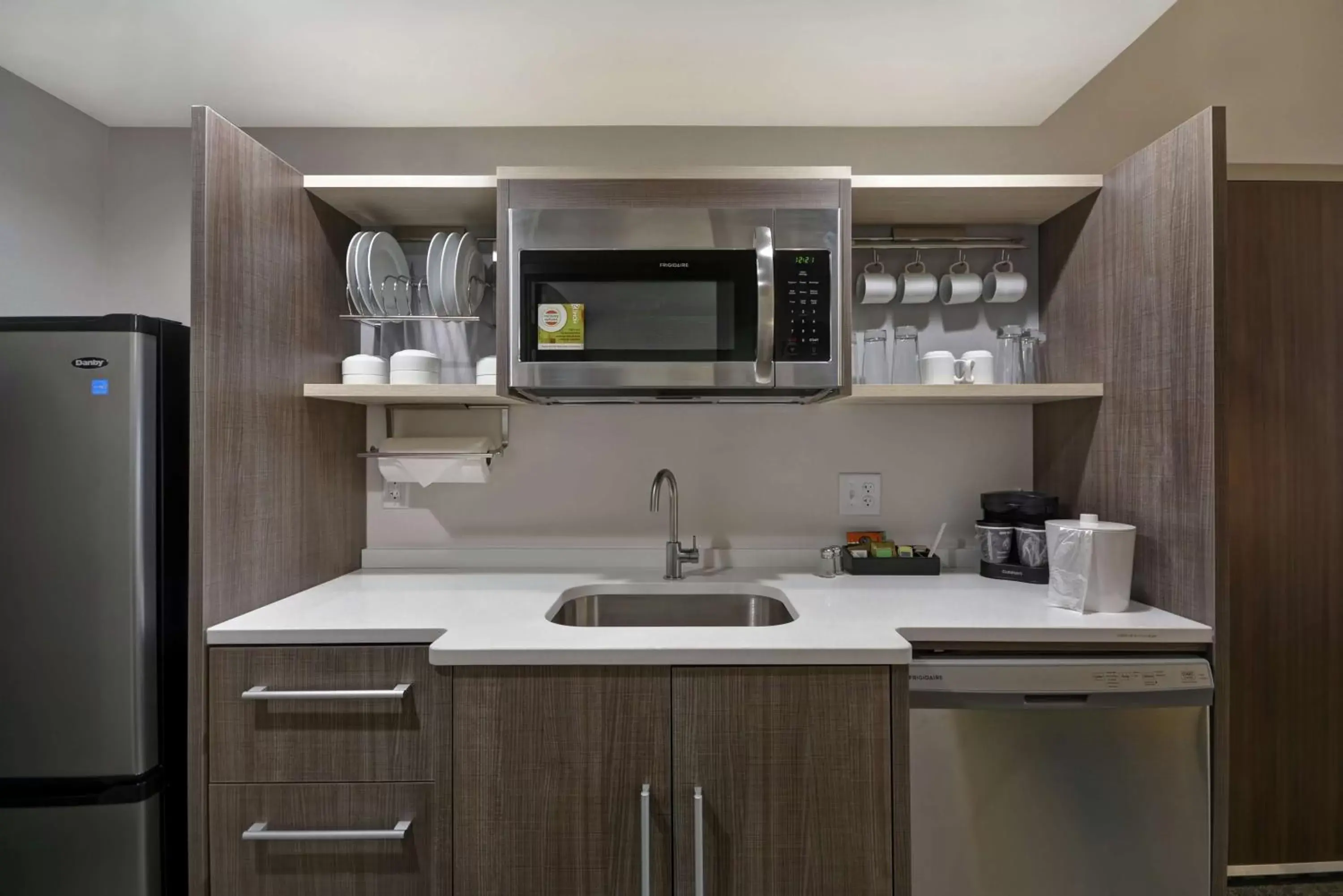Kitchen or kitchenette, Kitchen/Kitchenette in Home2 Suites By Hilton Dayton South