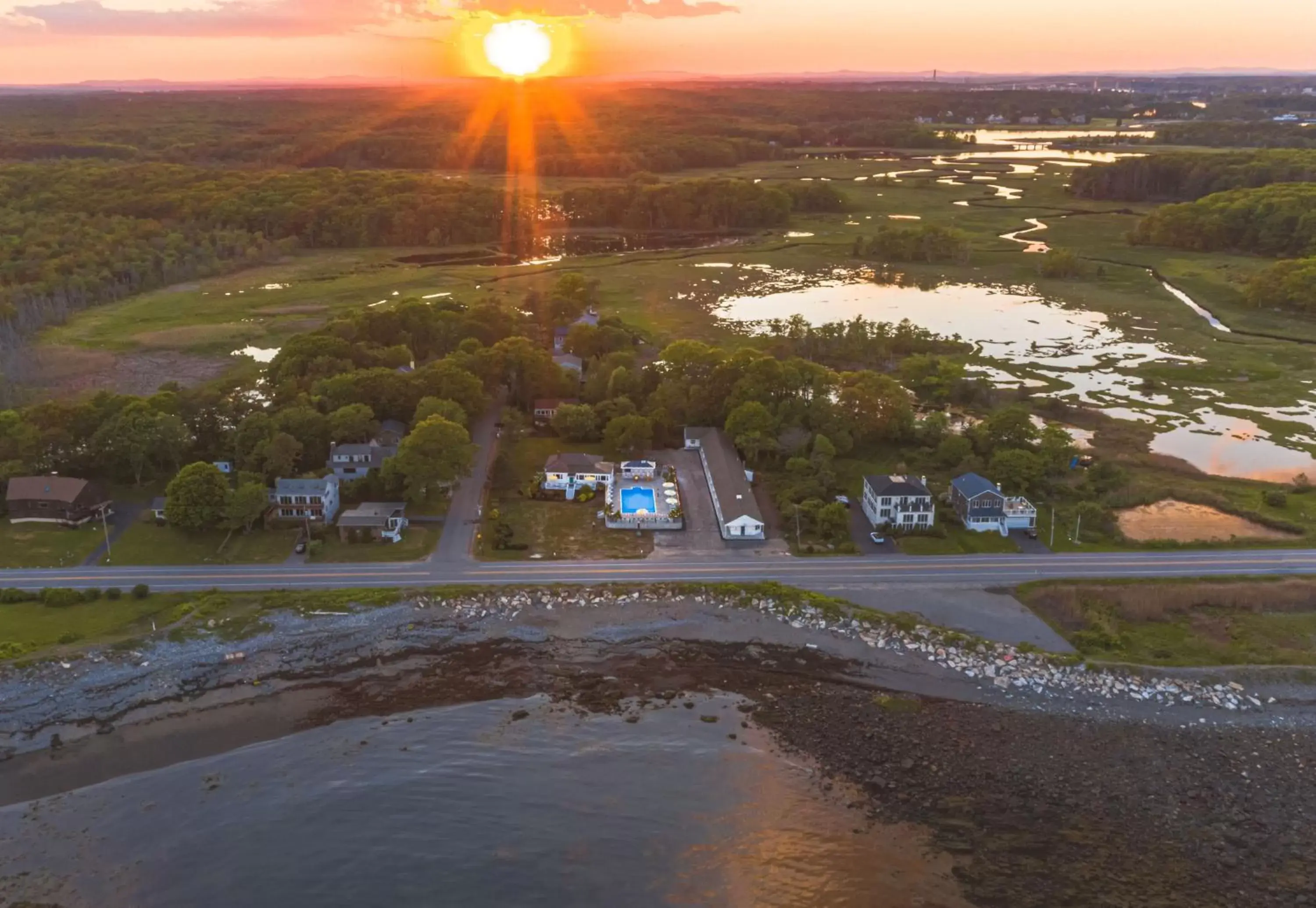 Beach, Bird's-eye View in RYE MOTOR INN - An Adults Only Hotel