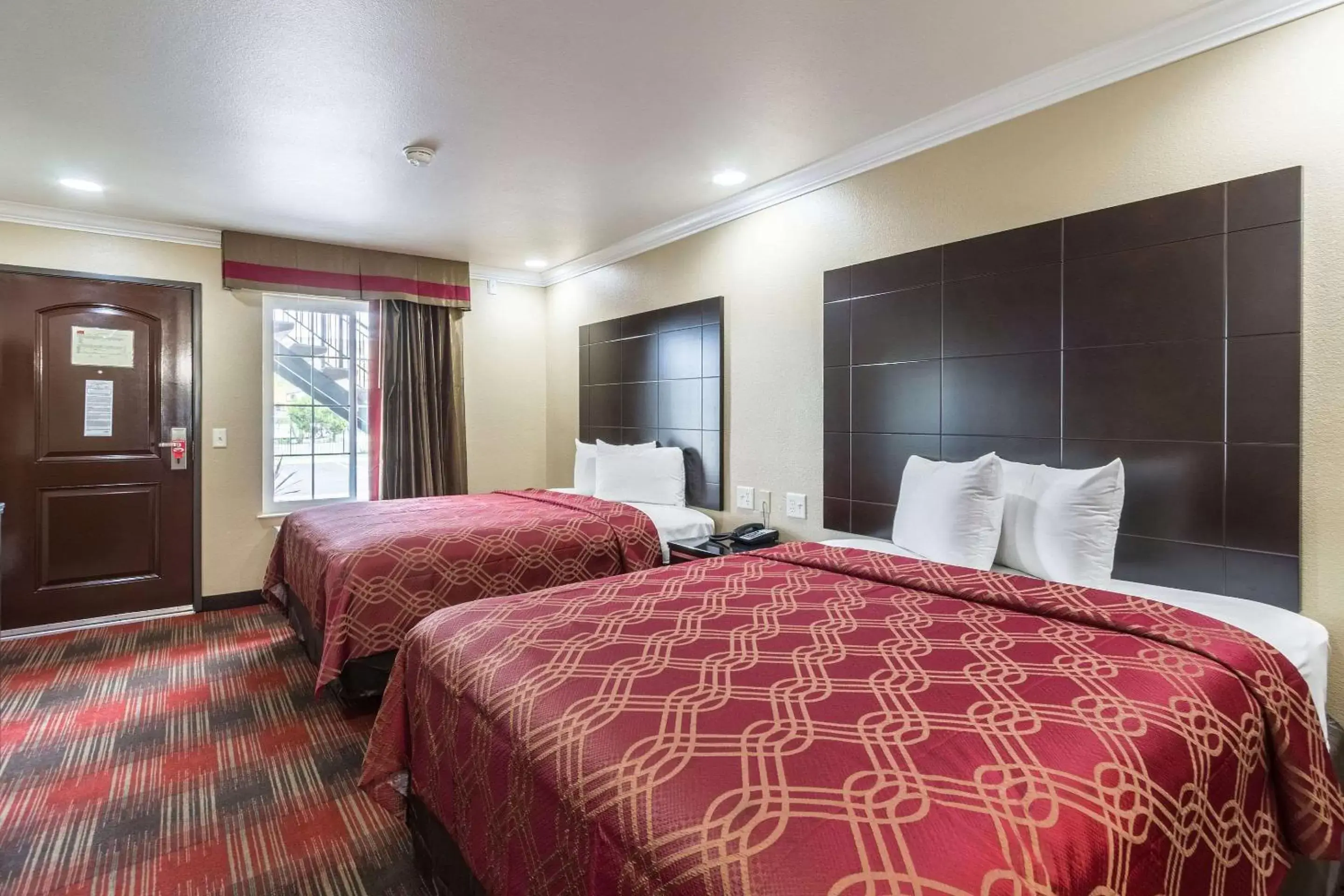 Queen Room with Two Queen Beds - Non-Smoking in Econo Lodge Inn & Suites Escondido Downtown