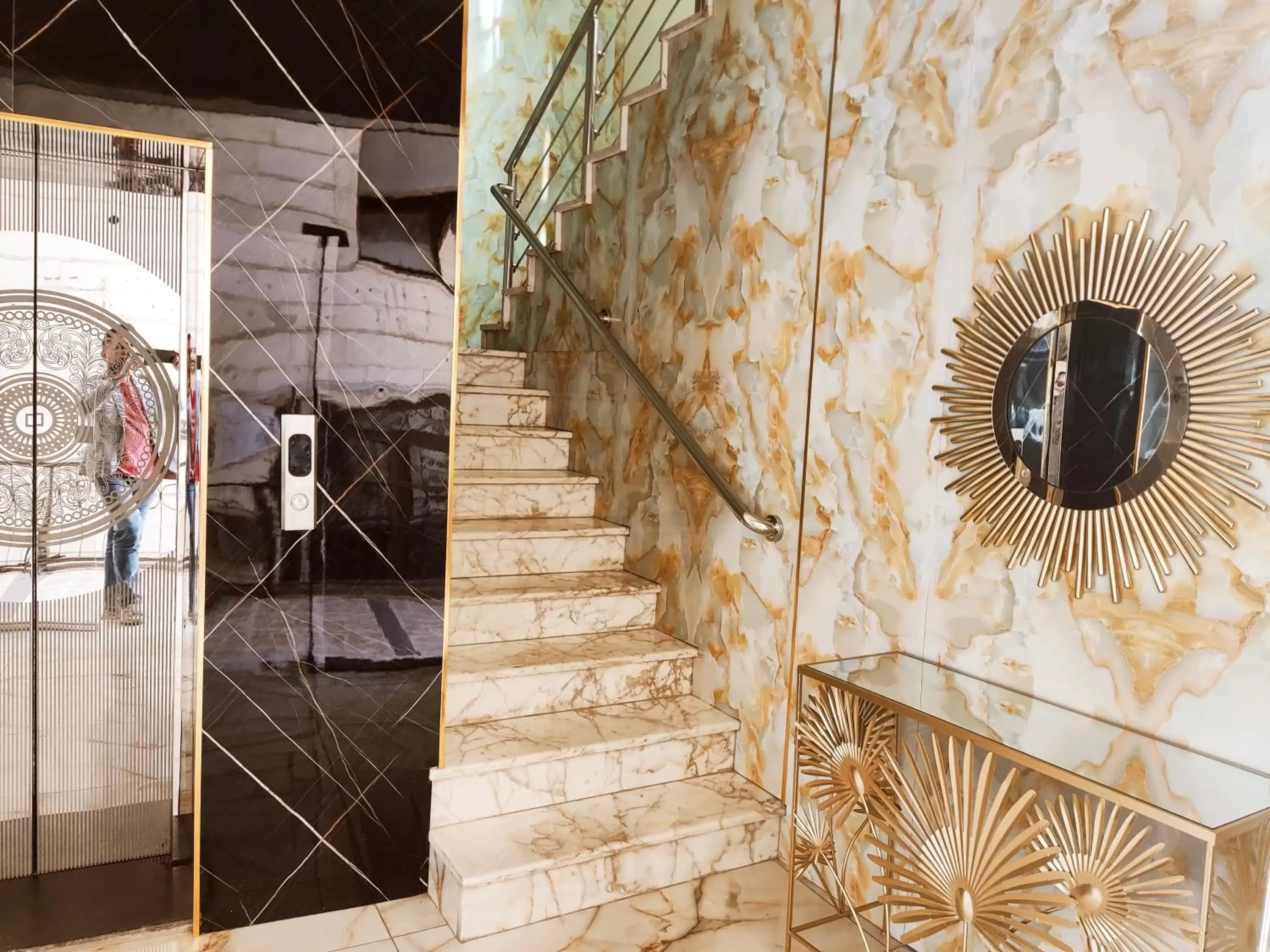 Property building in Golden Plaza Hotel Property building in Golden Plaza Hotel