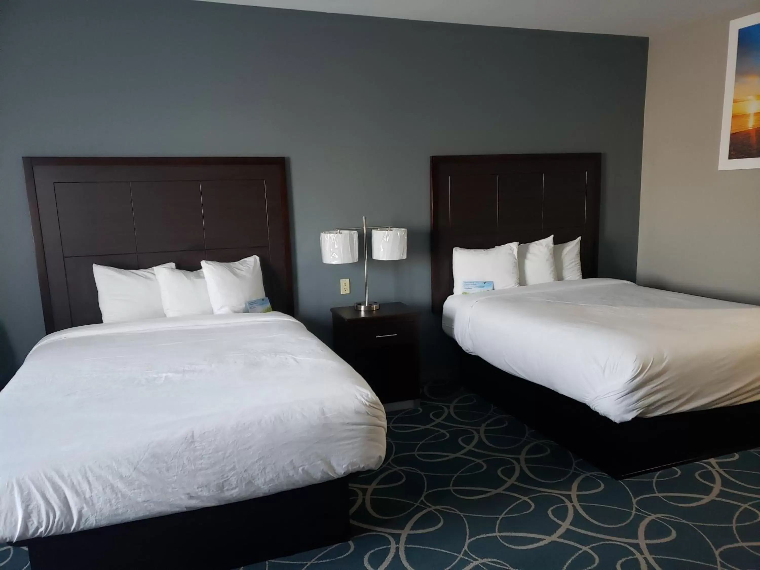 Bedroom, Bed in Days Inn & Suites by Wyndham Cleburne TX