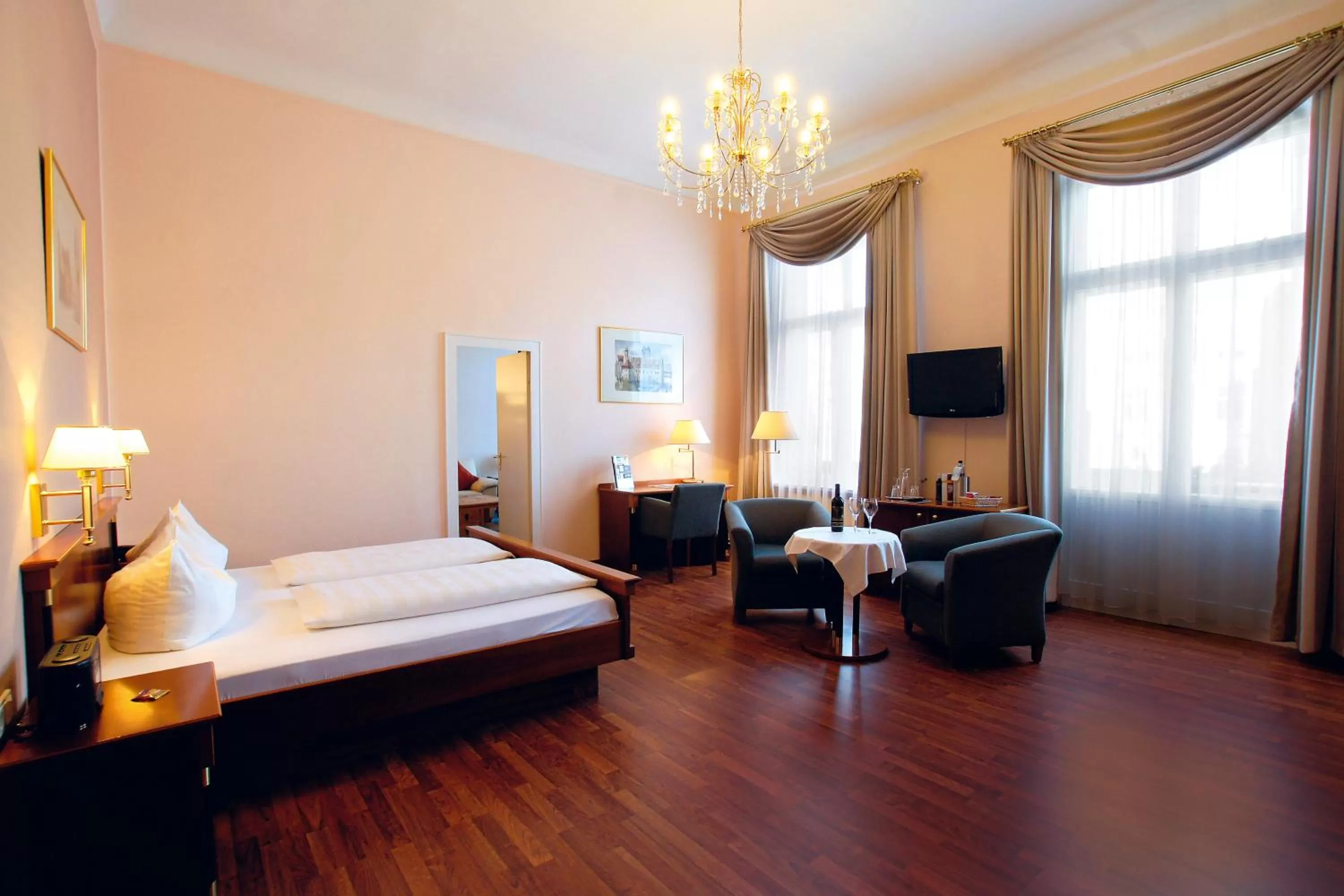 Day, Bed in Hotel Deutsches Haus